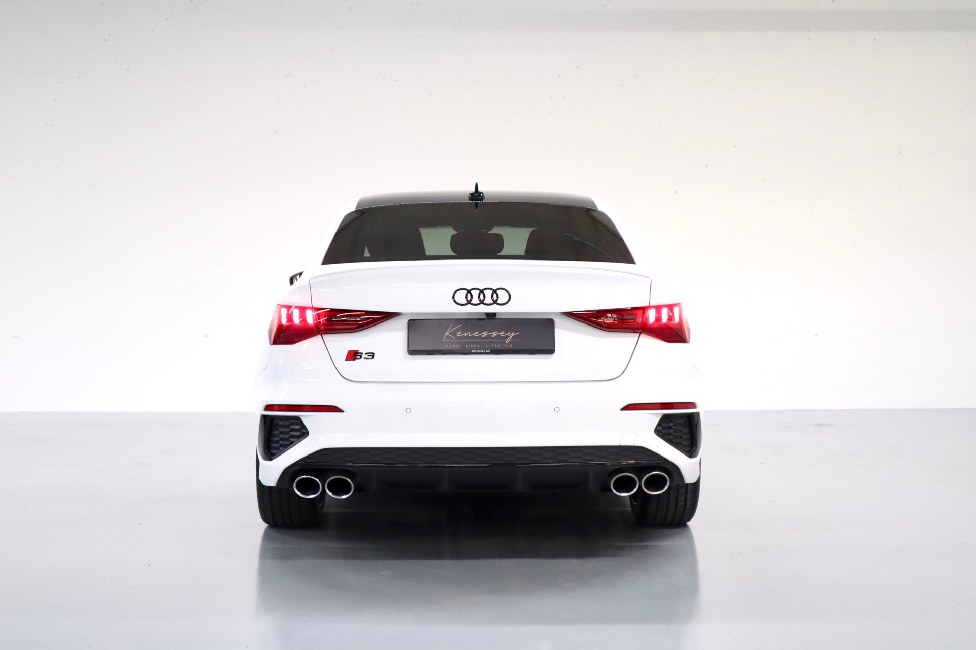 AUDI S3 Limousine 2.0 TFSI quattro S-tronic-image-2