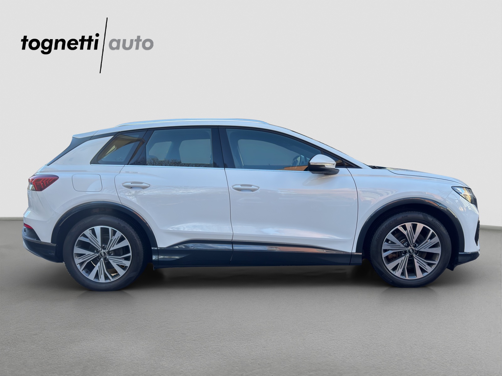 AUDI Q4 e-tron 50 quattro-image-2