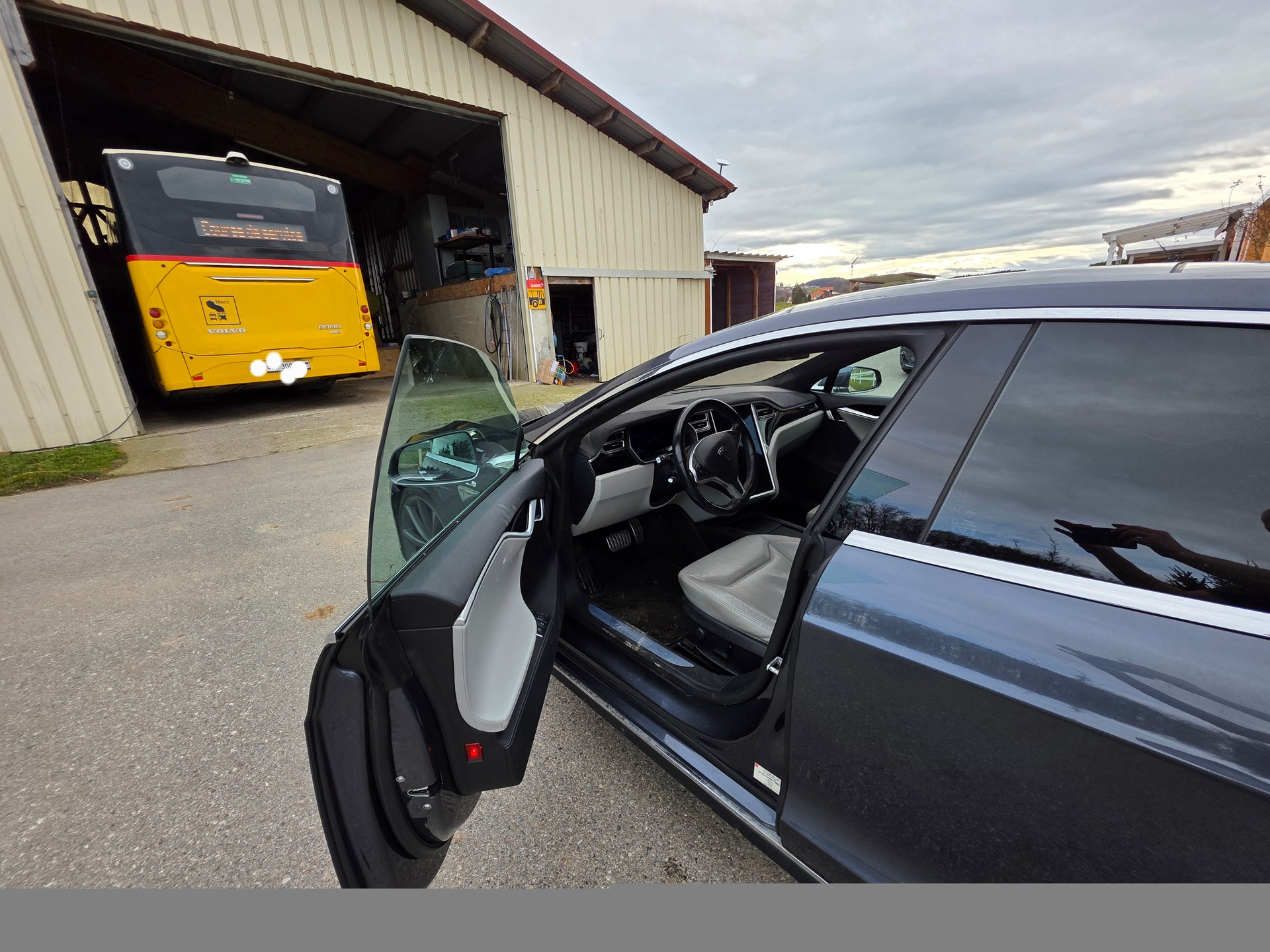 TESLA Model s 85D Performance-image-2