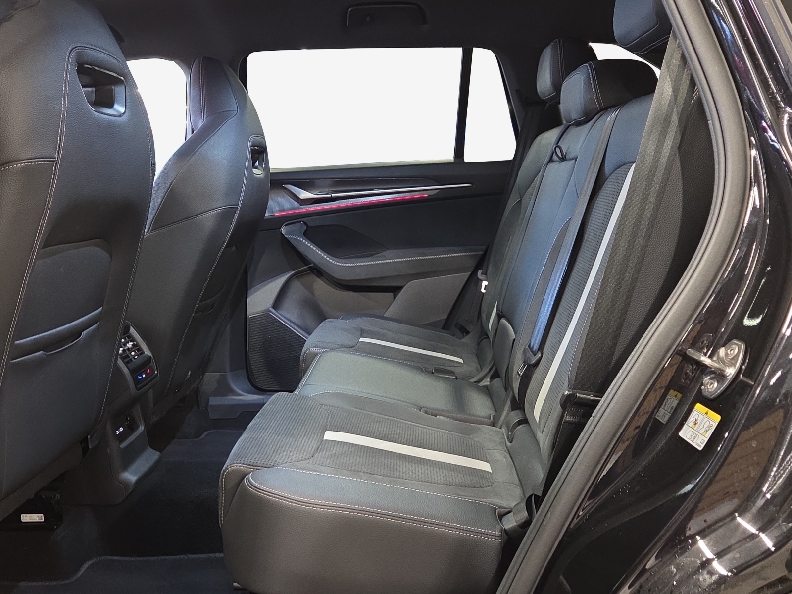 SKODA Kodiaq 1.5 TSI PHEV Sportline-image-12