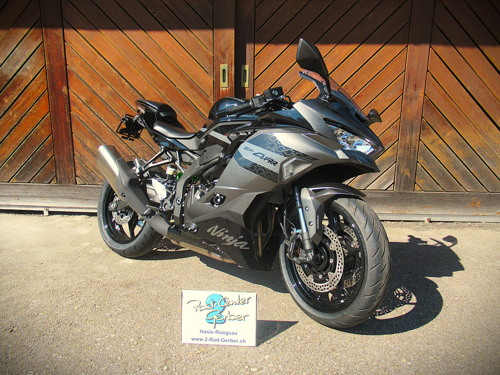 KAWASAKI Ninja ZX-4RR-image-4