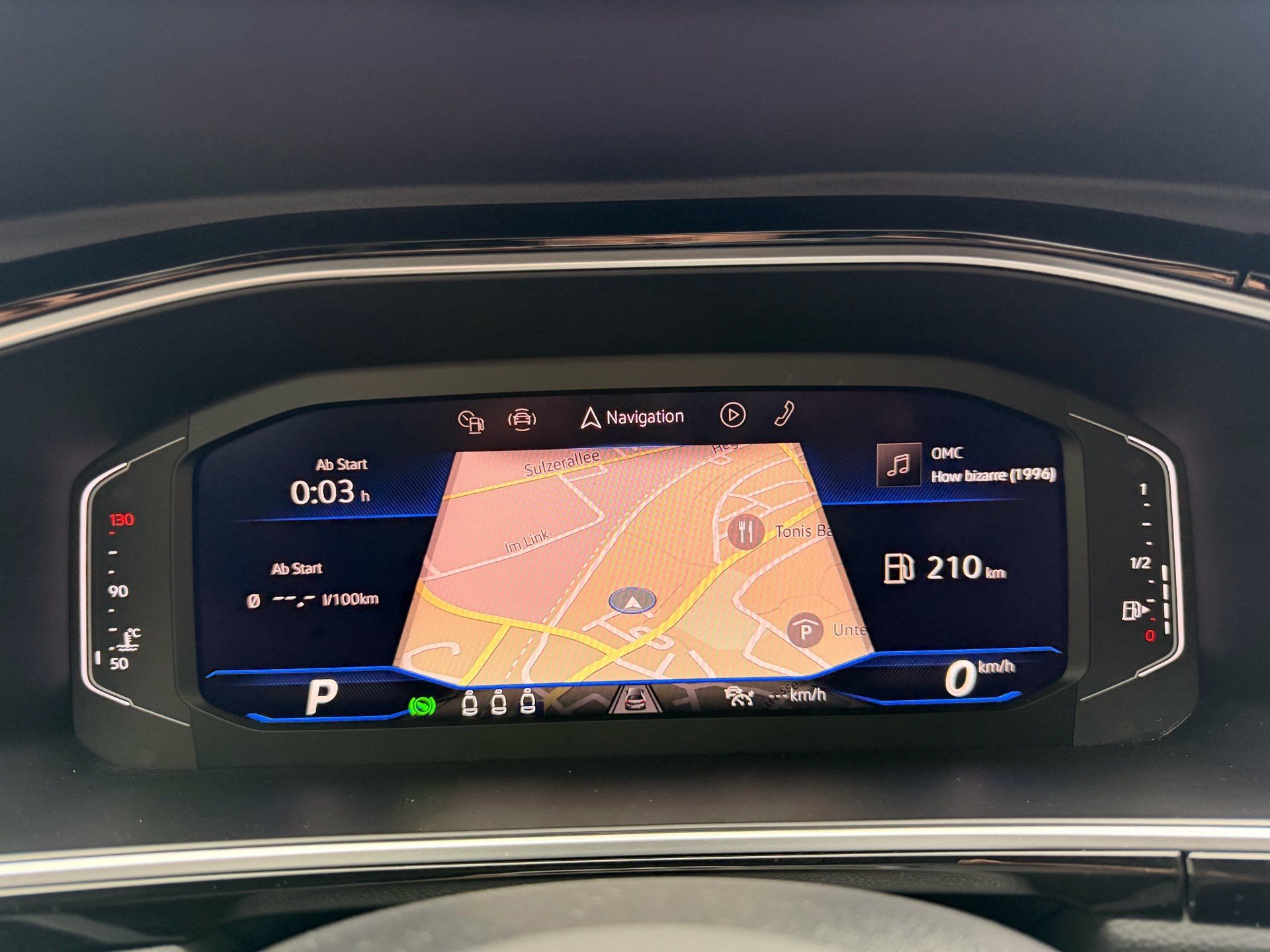VW T-Roc R-Line 4Motion *** ABSOLUTE TOP AUSSTATTUNG ***-image-11