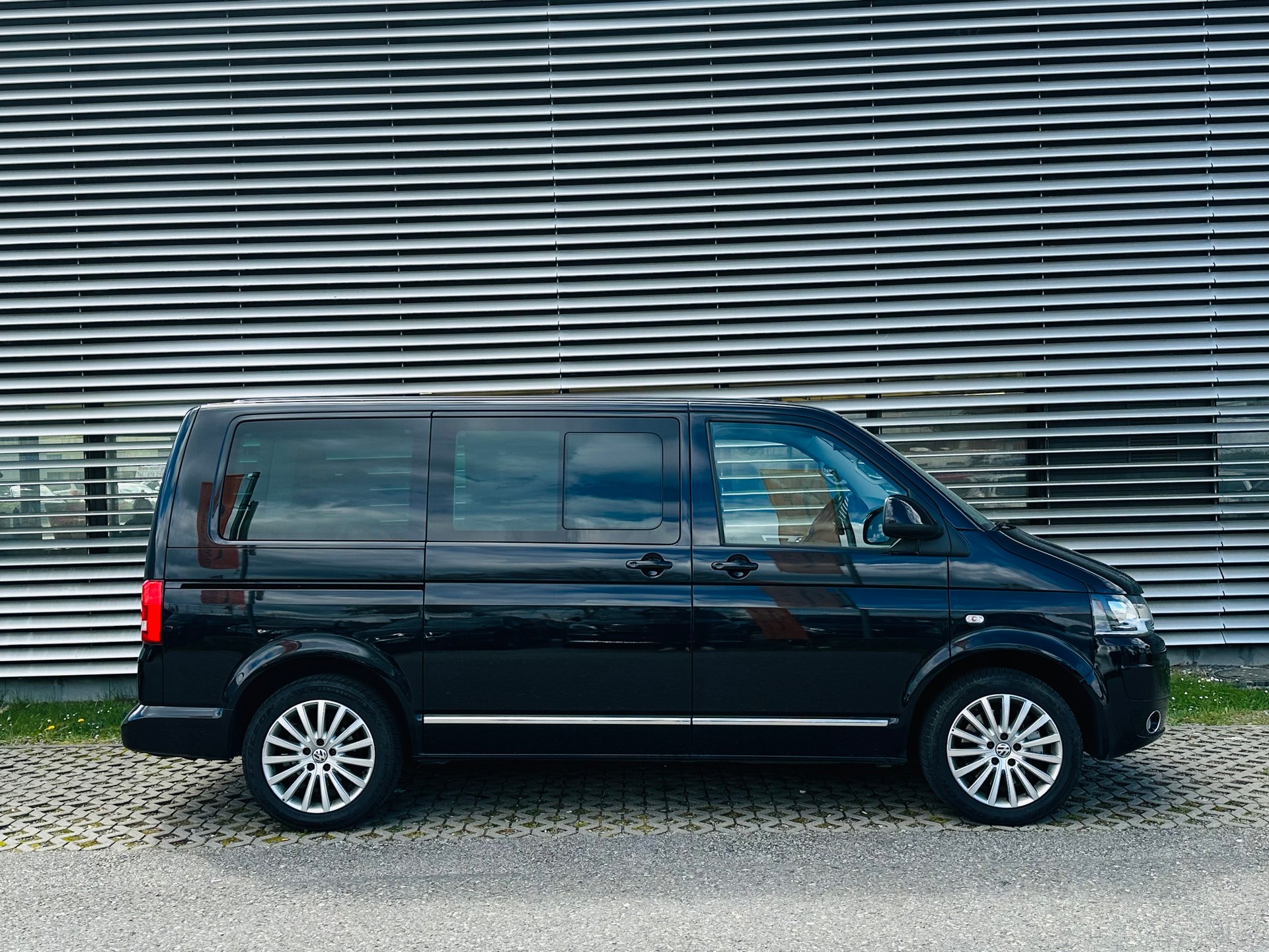 VW T5 Multivan 2.0 Bi-TDI CR Highline 4Motion DSG-image-8