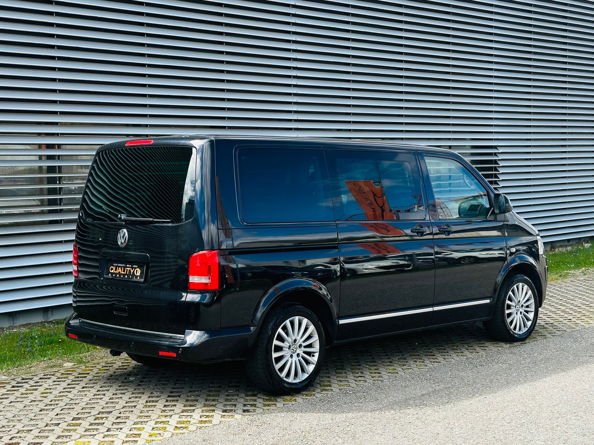 VW T5 Multivan 2.0 Bi-TDI CR Highline 4Motion DSG-image-7