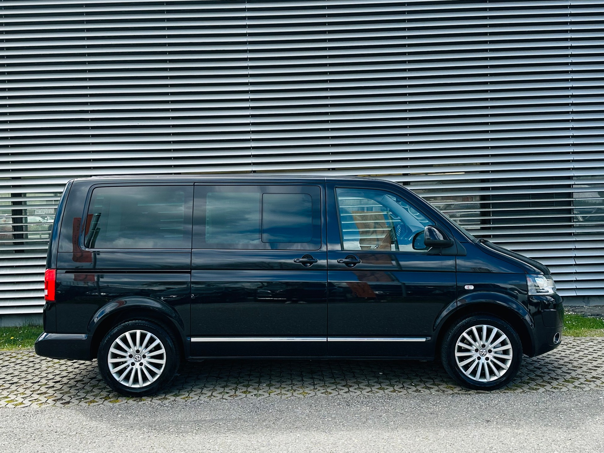 VW T5 Multivan 2.0 Bi-TDI CR Highline 4Motion DSG-image-6