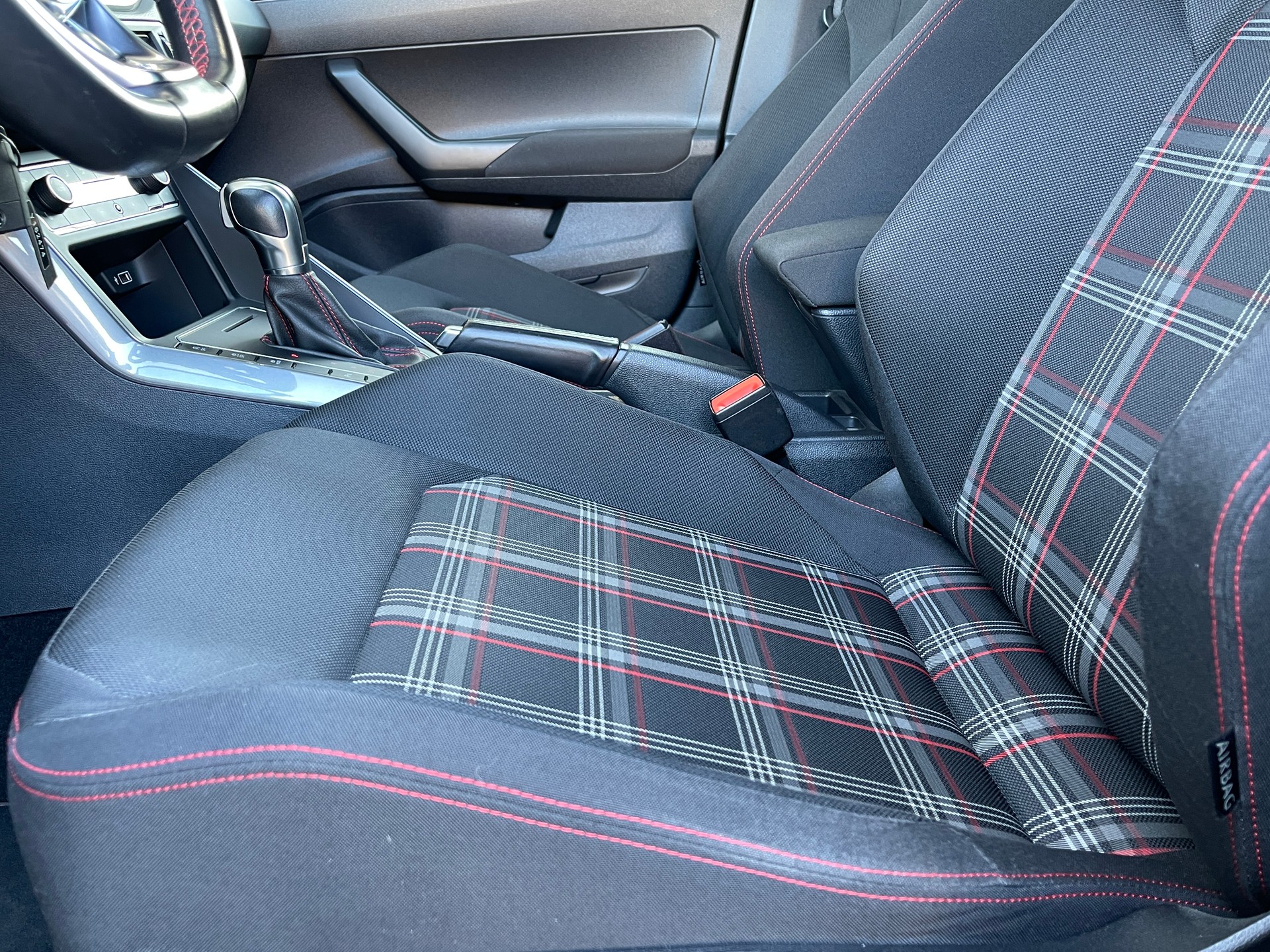 VW Polo 2.0 TSI GTI DSG-image-9