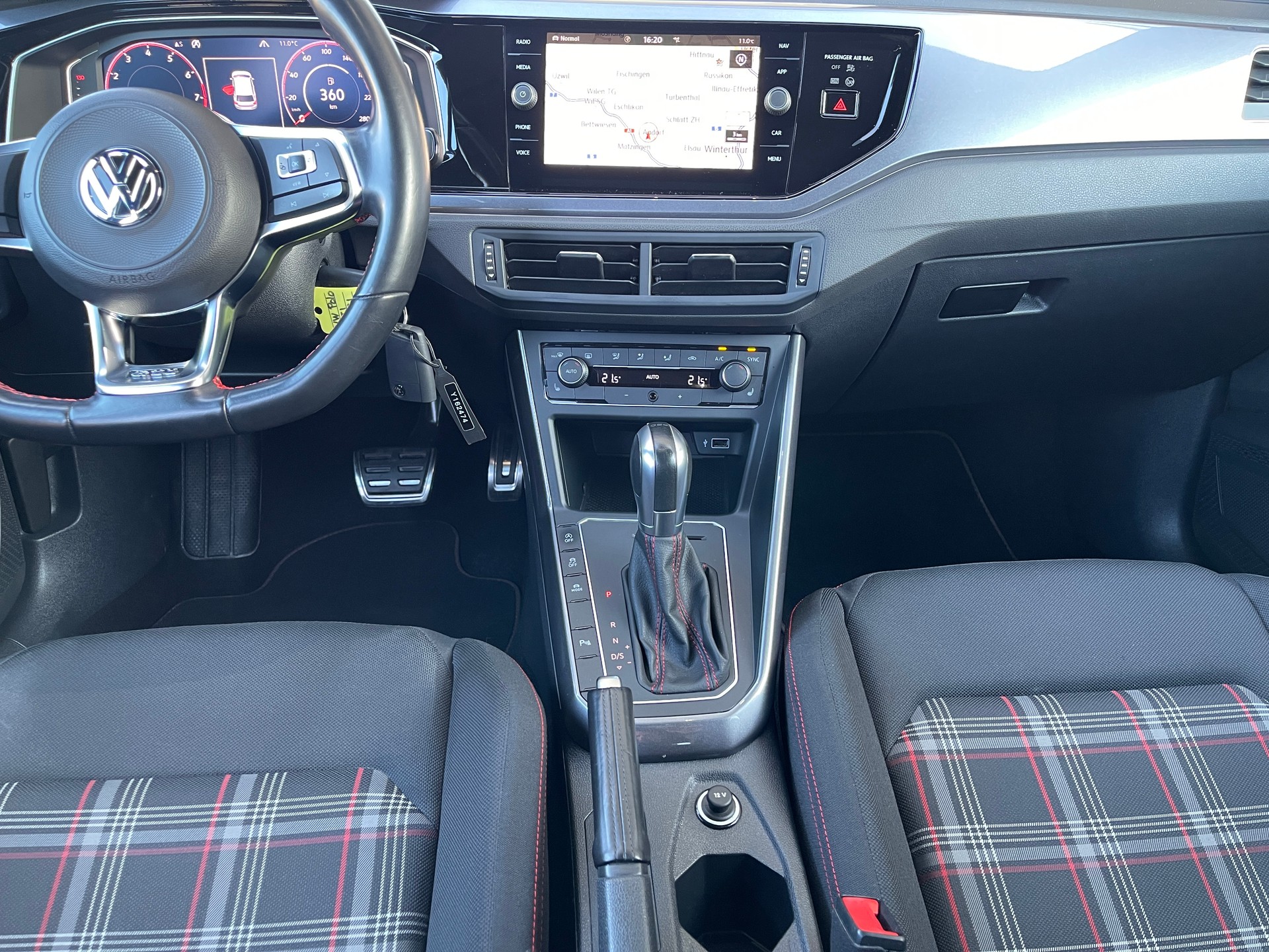 VW Polo 2.0 TSI GTI DSG-image-13