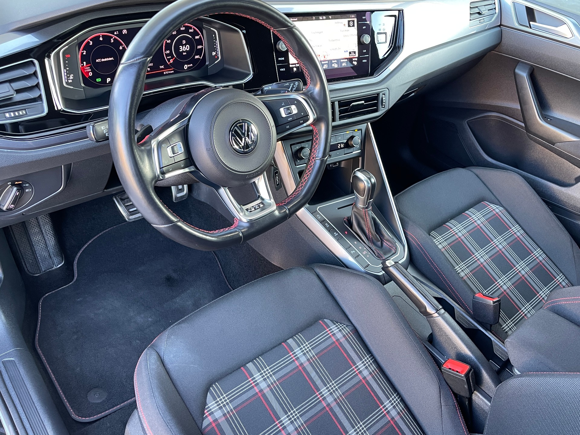 VW Polo 2.0 TSI GTI DSG-image-11