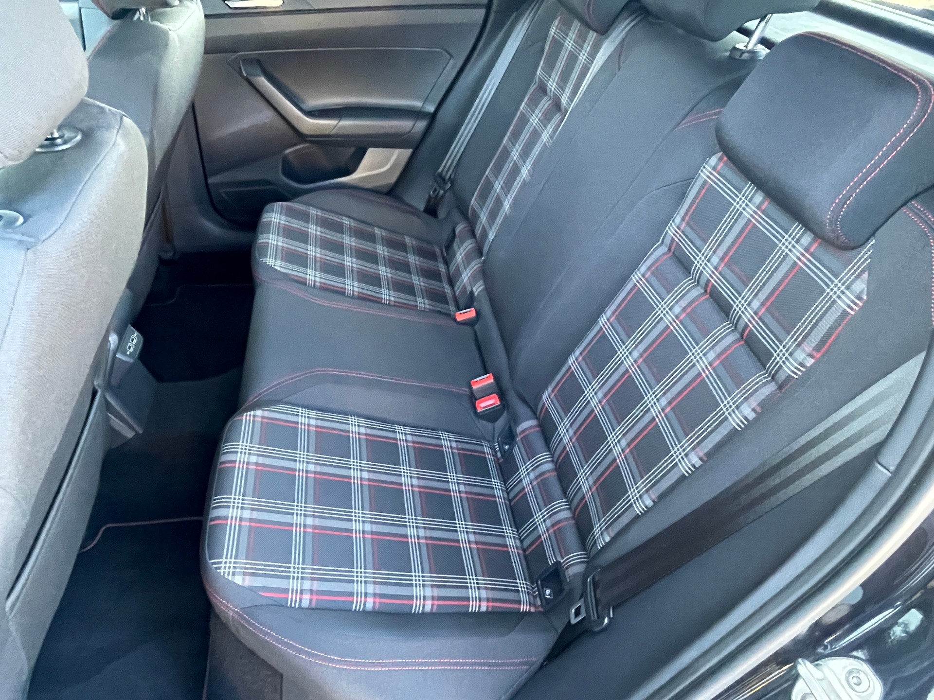 VW Polo 2.0 TSI GTI DSG-image-10