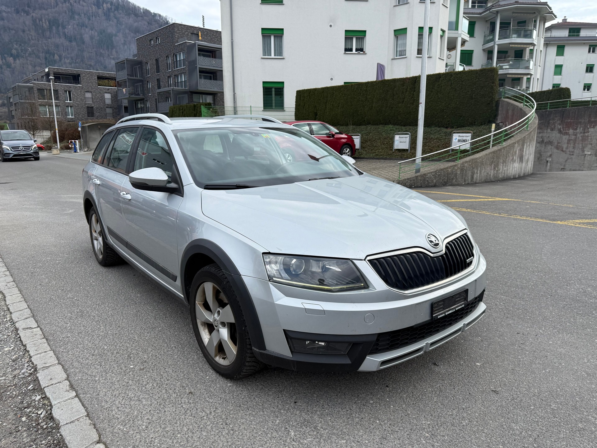 SKODA Octavia Combi 2.0 TDI Scout 4x4 DSG