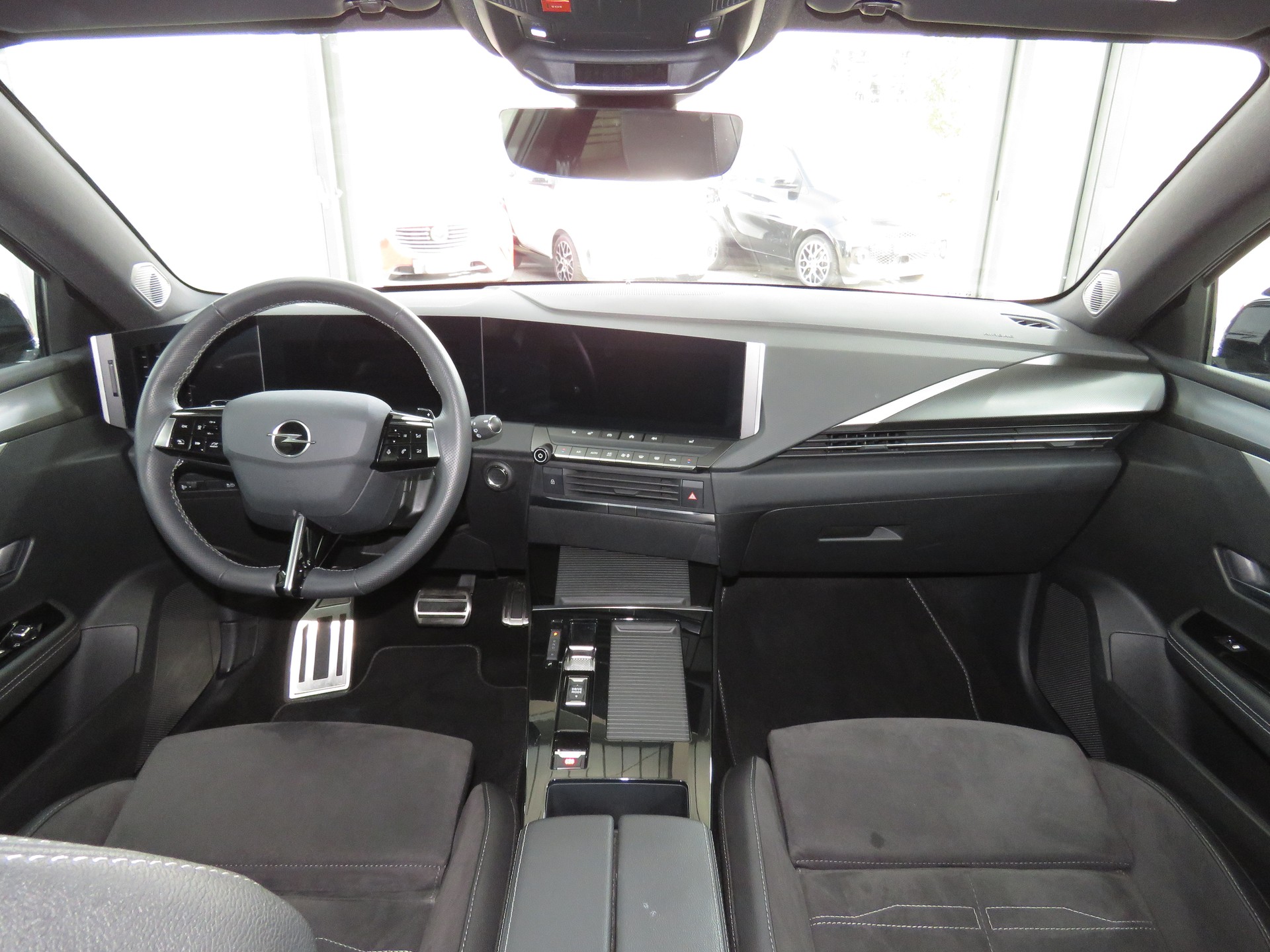 OPEL Astra 1.6 PHEV Turbo Swiss Plus A-image-14
