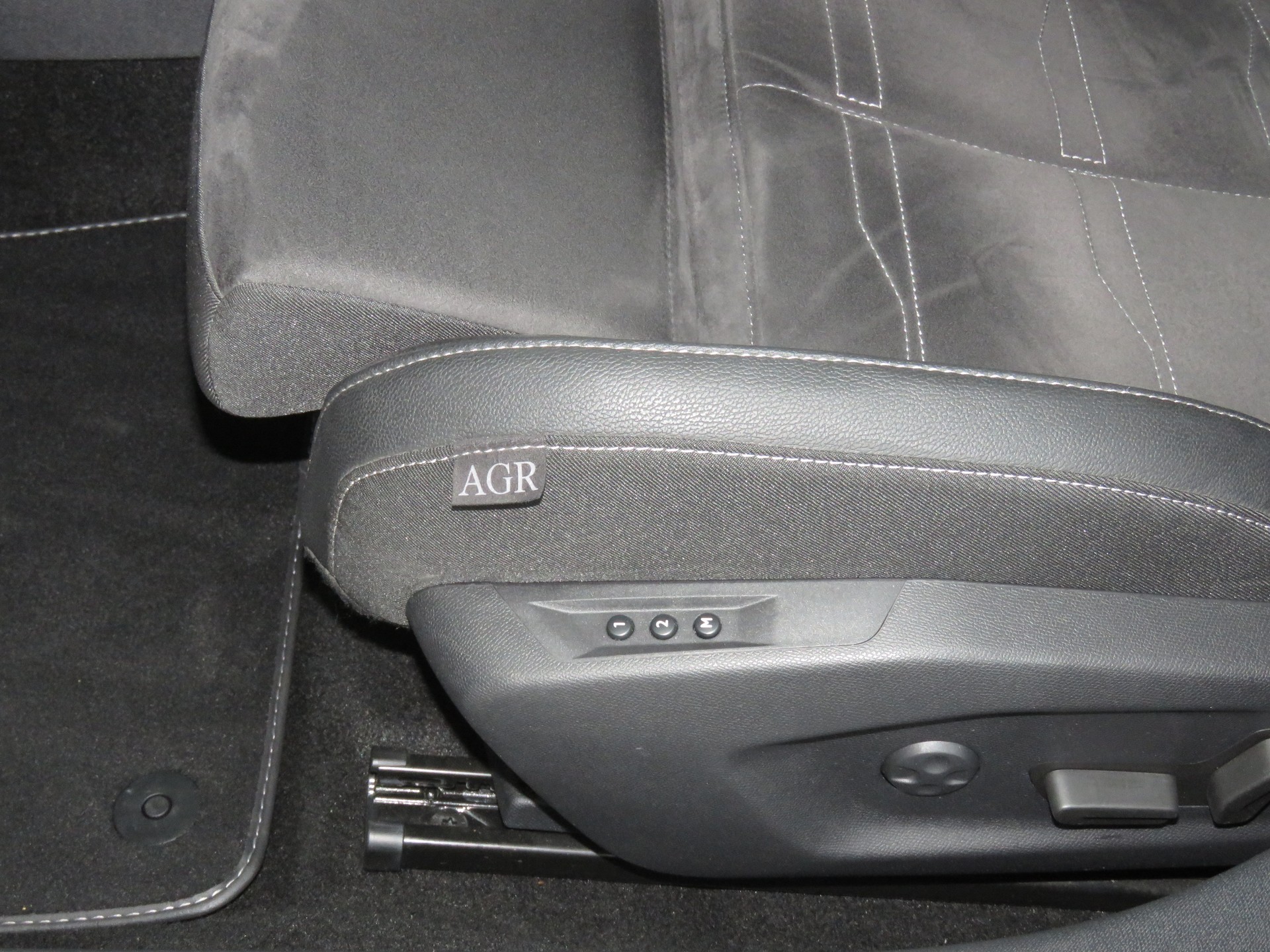 OPEL Astra 1.6 PHEV Turbo Swiss Plus A-image-8