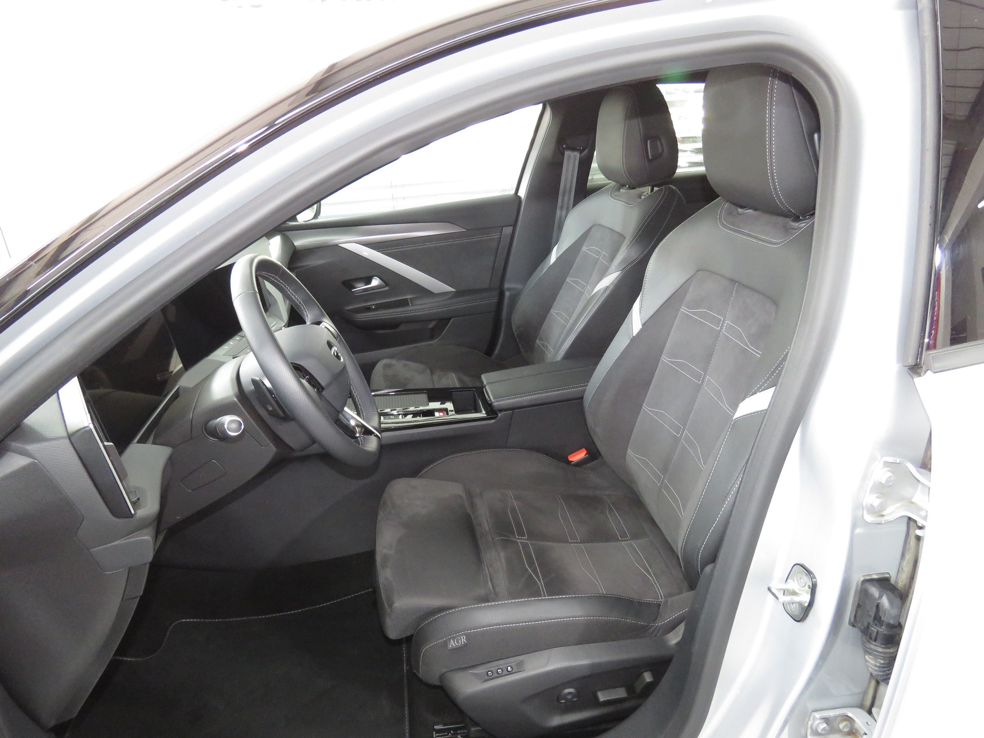 OPEL Astra 1.6 PHEV Turbo Swiss Plus A-image-7
