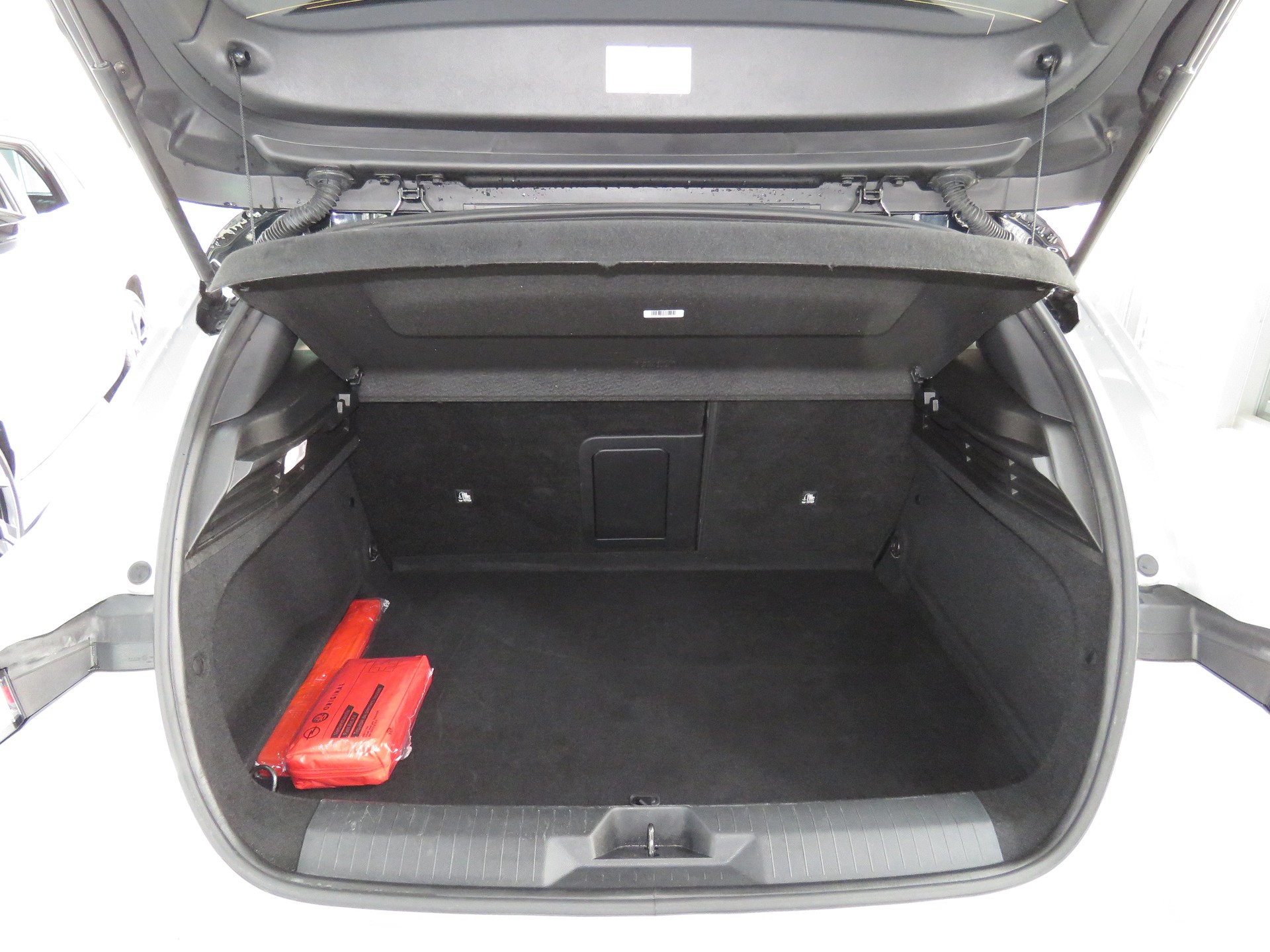 OPEL Astra 1.6 PHEV Turbo Swiss Plus A-image-10