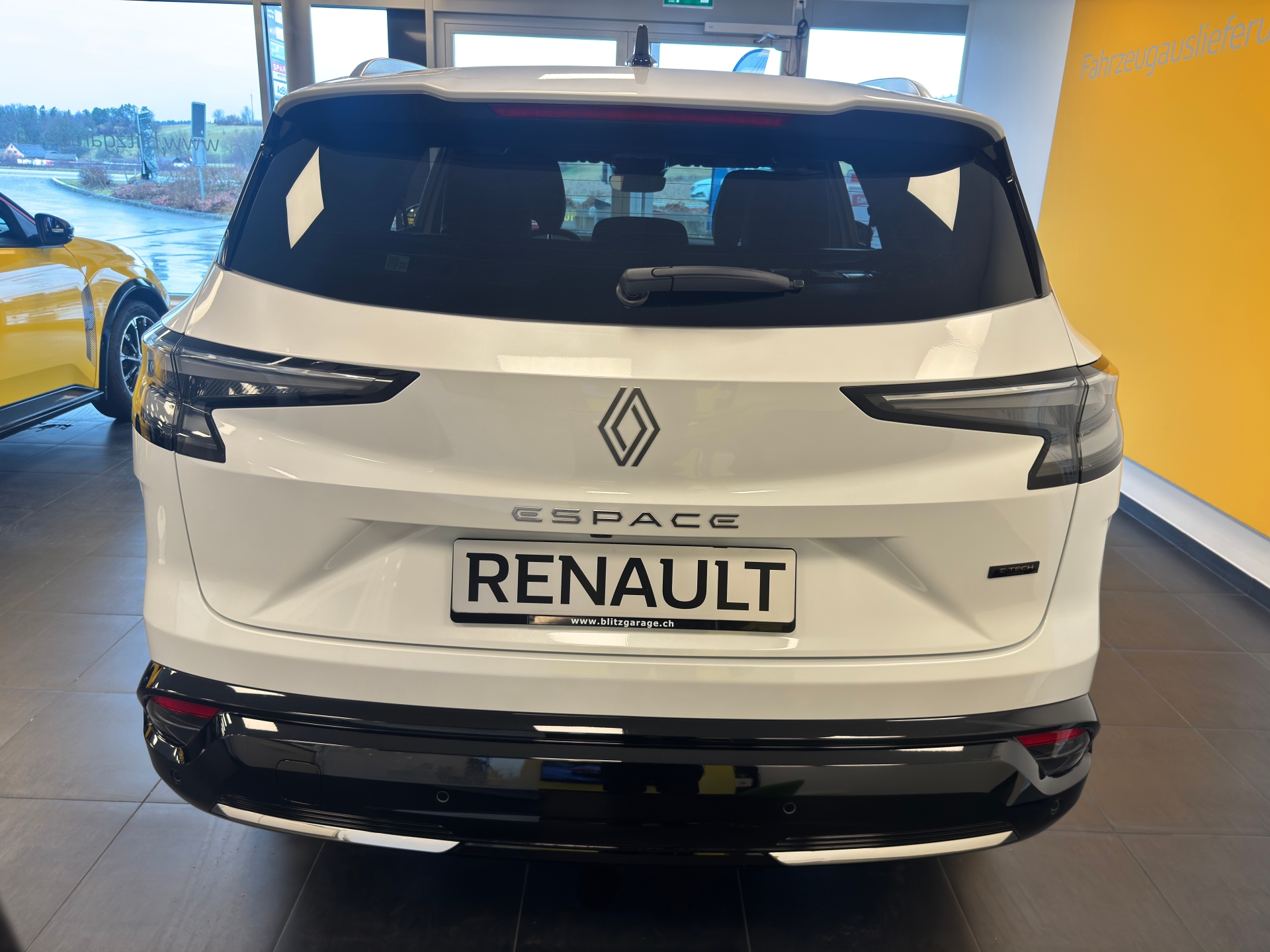RENAULT Espace Full Hybrid E-Tech-image-4