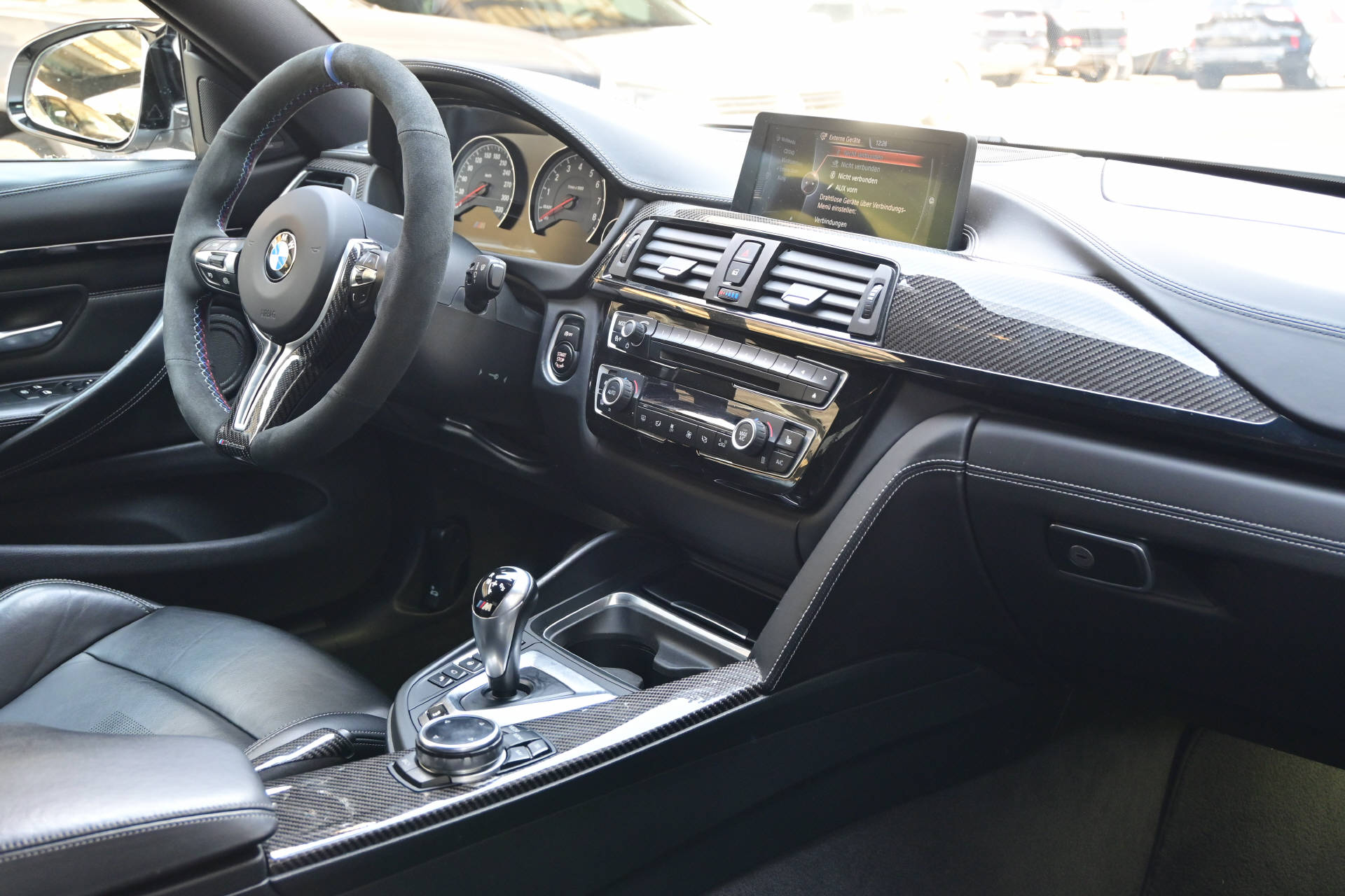 BMW M4 Coupé-image-10