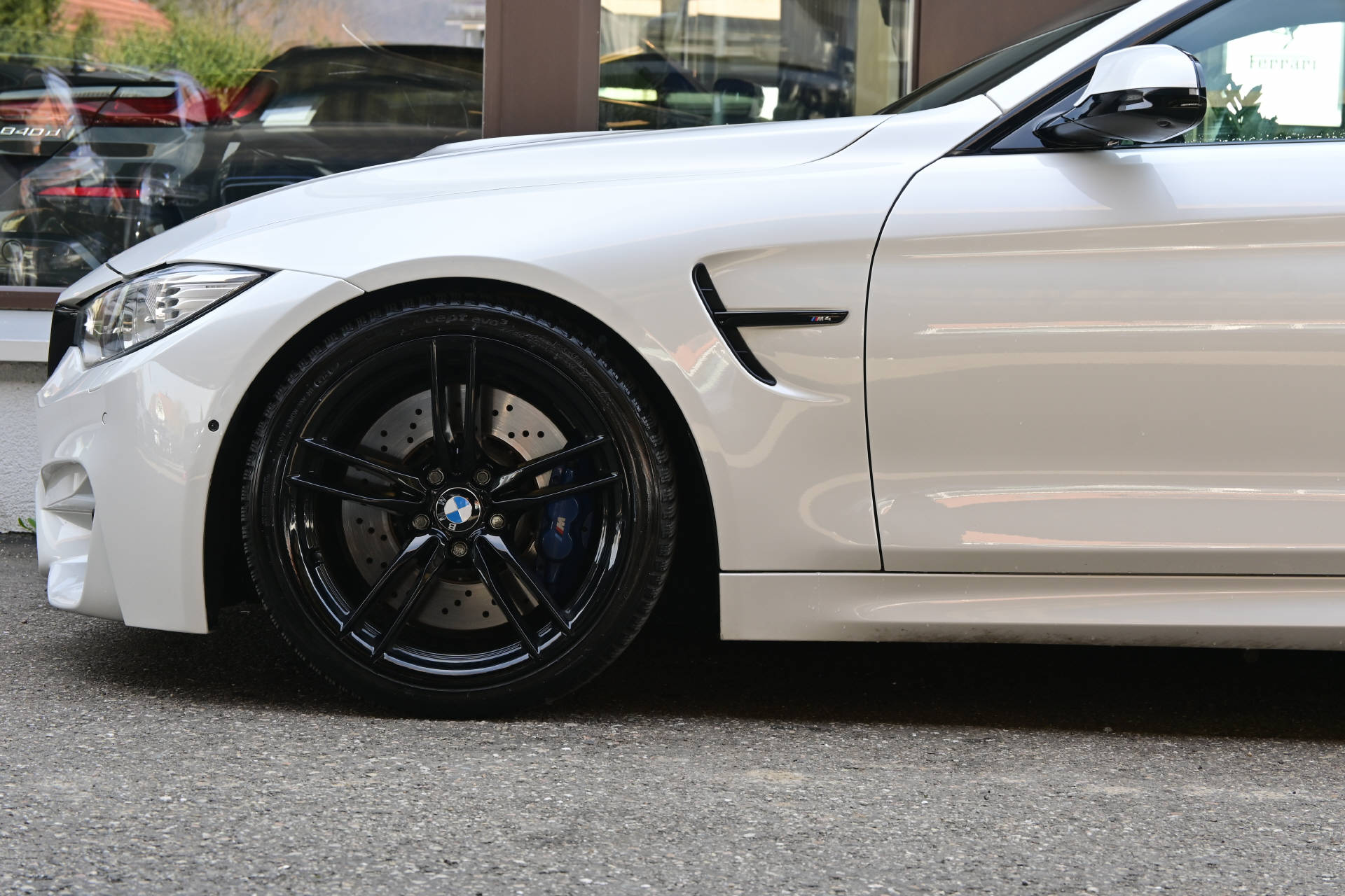 BMW M4 Coupé-image-5