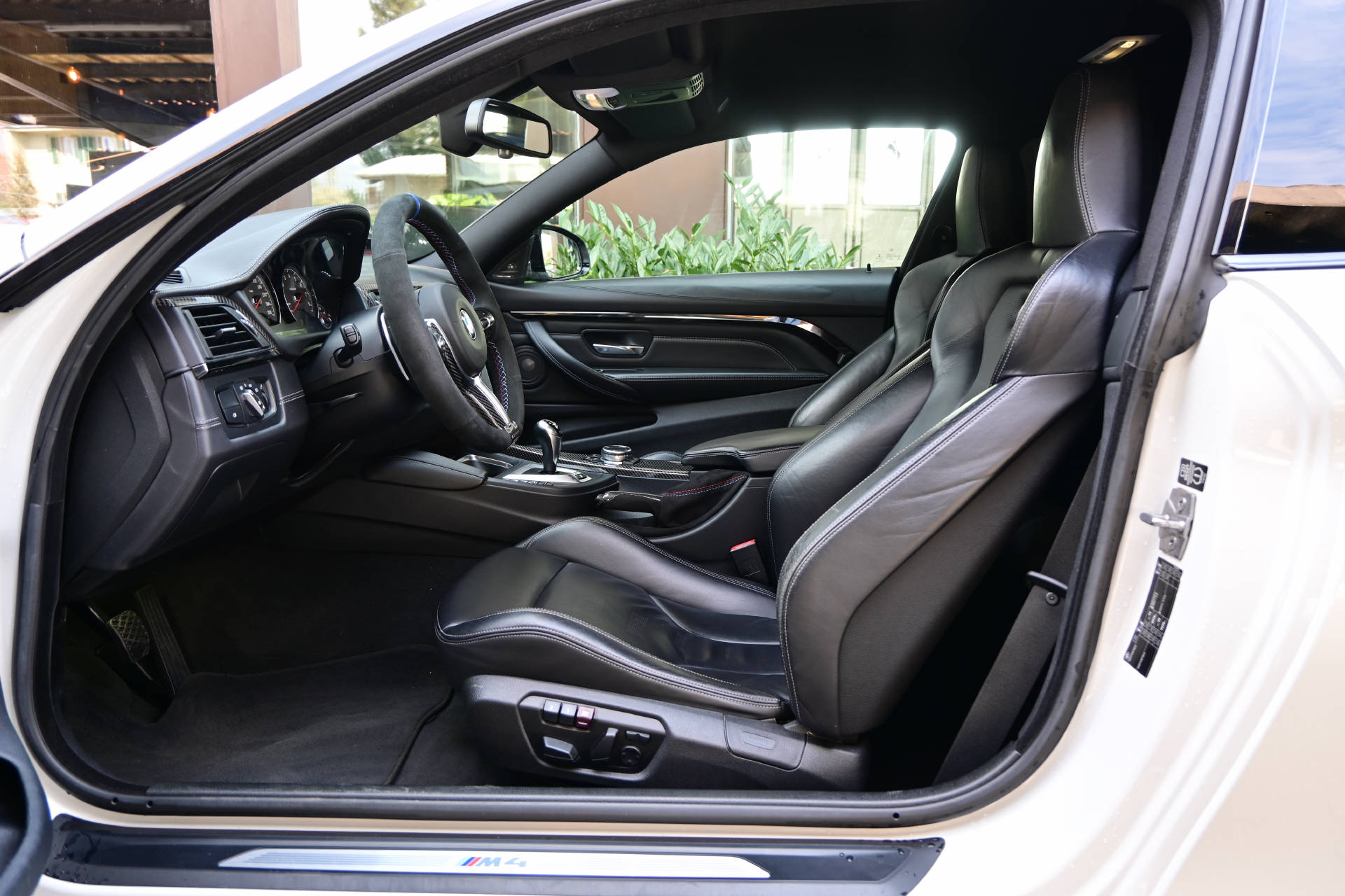 BMW M4 Coupé-image-12