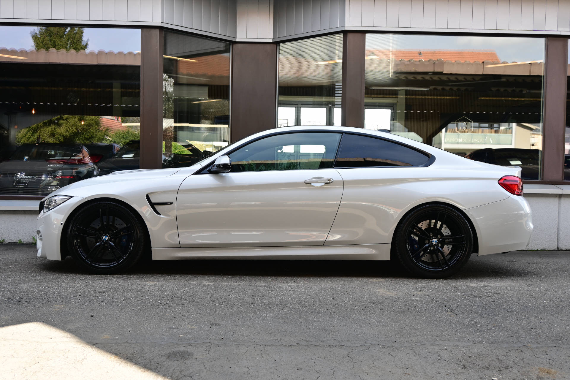 BMW M4 Coupé-image-4
