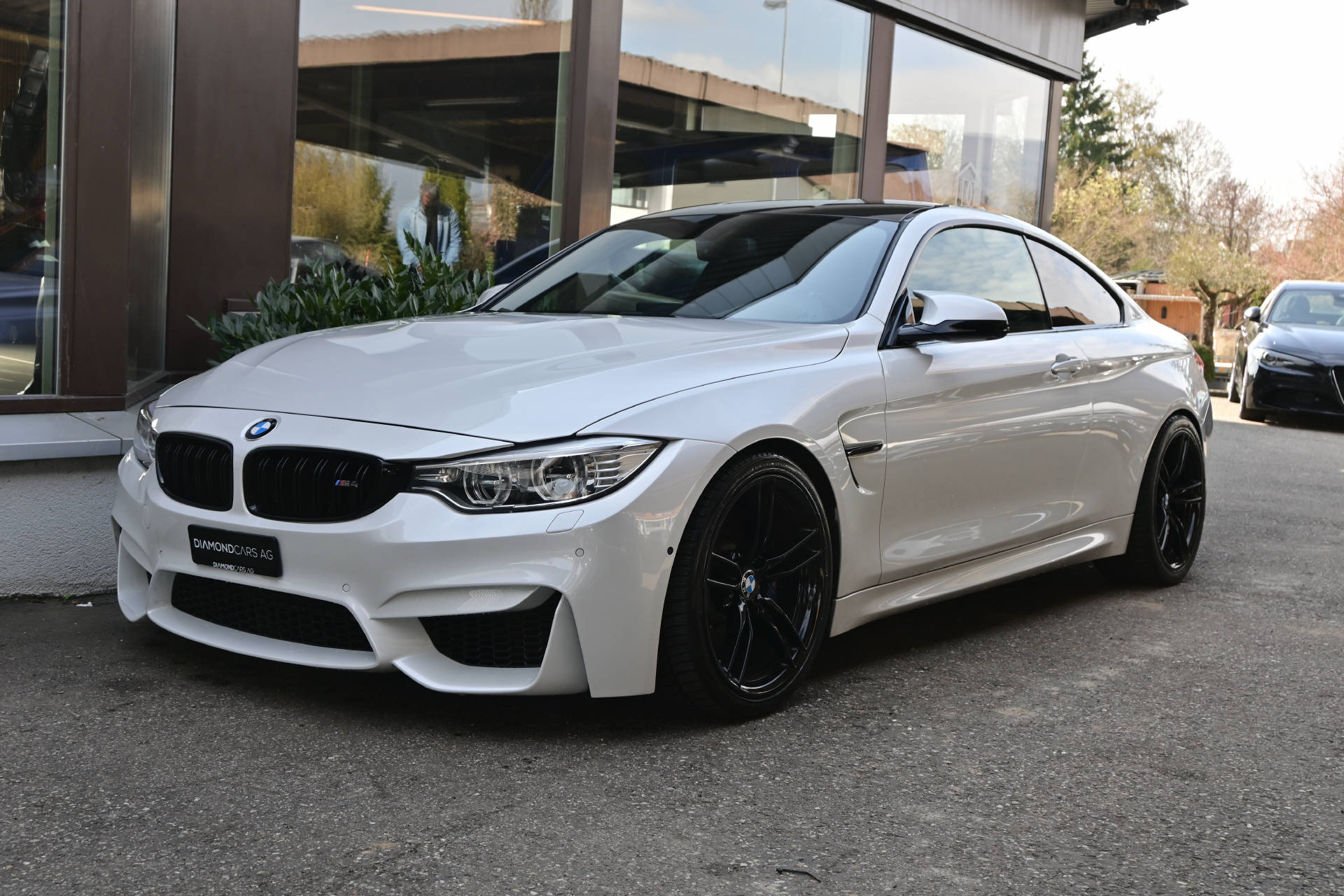 BMW M4 Coupé-image-0