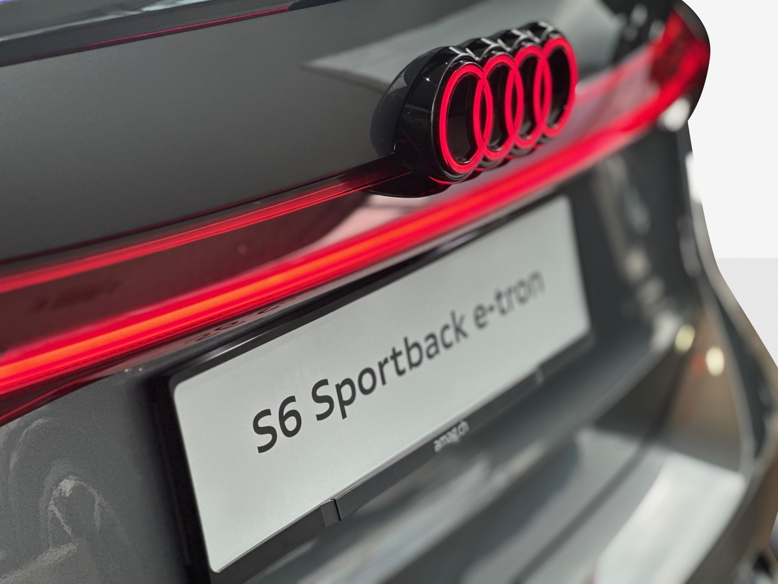 AUDI S6 Sportback e-tron quattro-image-13
