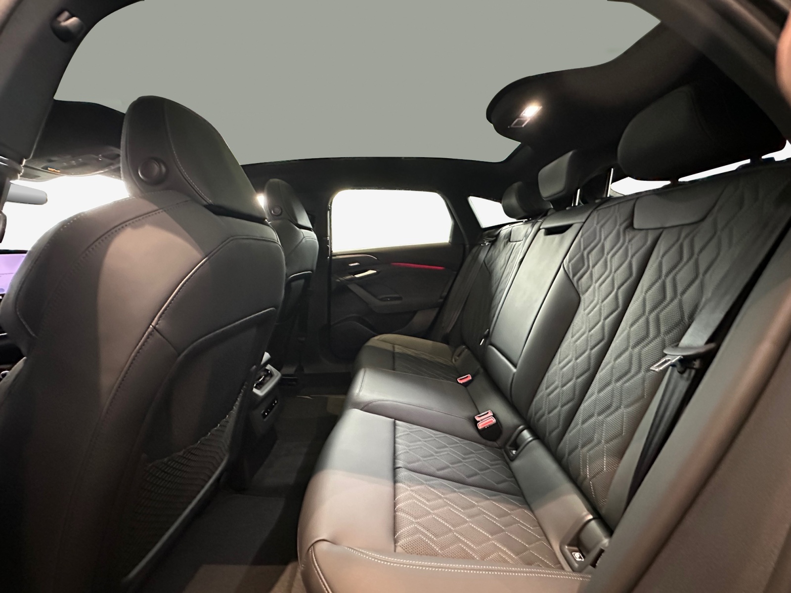 AUDI S6 Sportback e-tron quattro-image-11