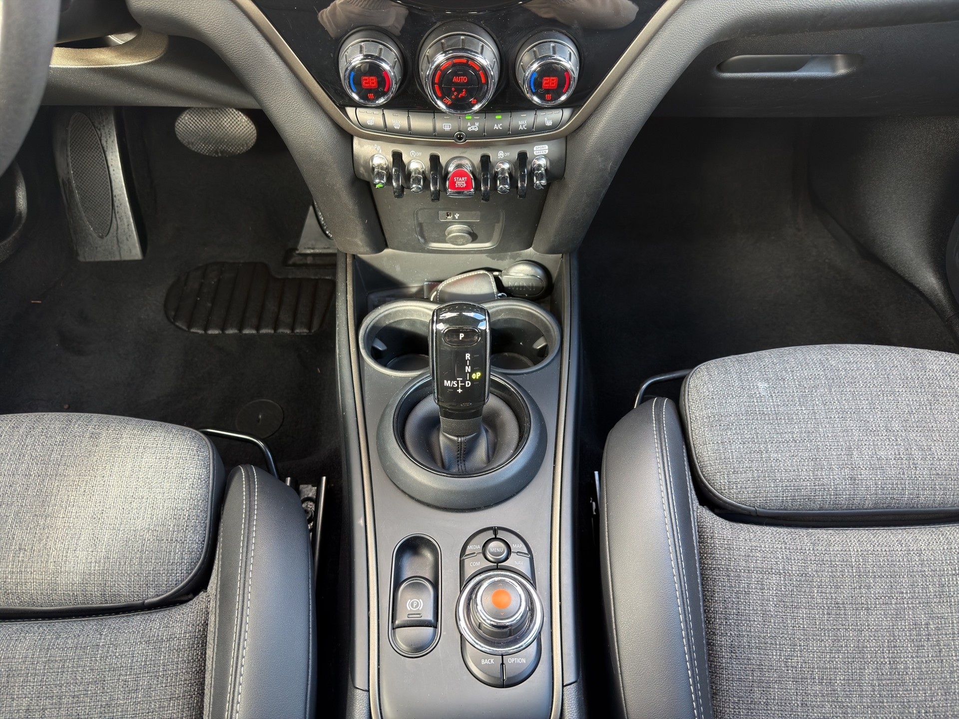 MINI Countryman Cooper ALL4 Steptronic-image-17