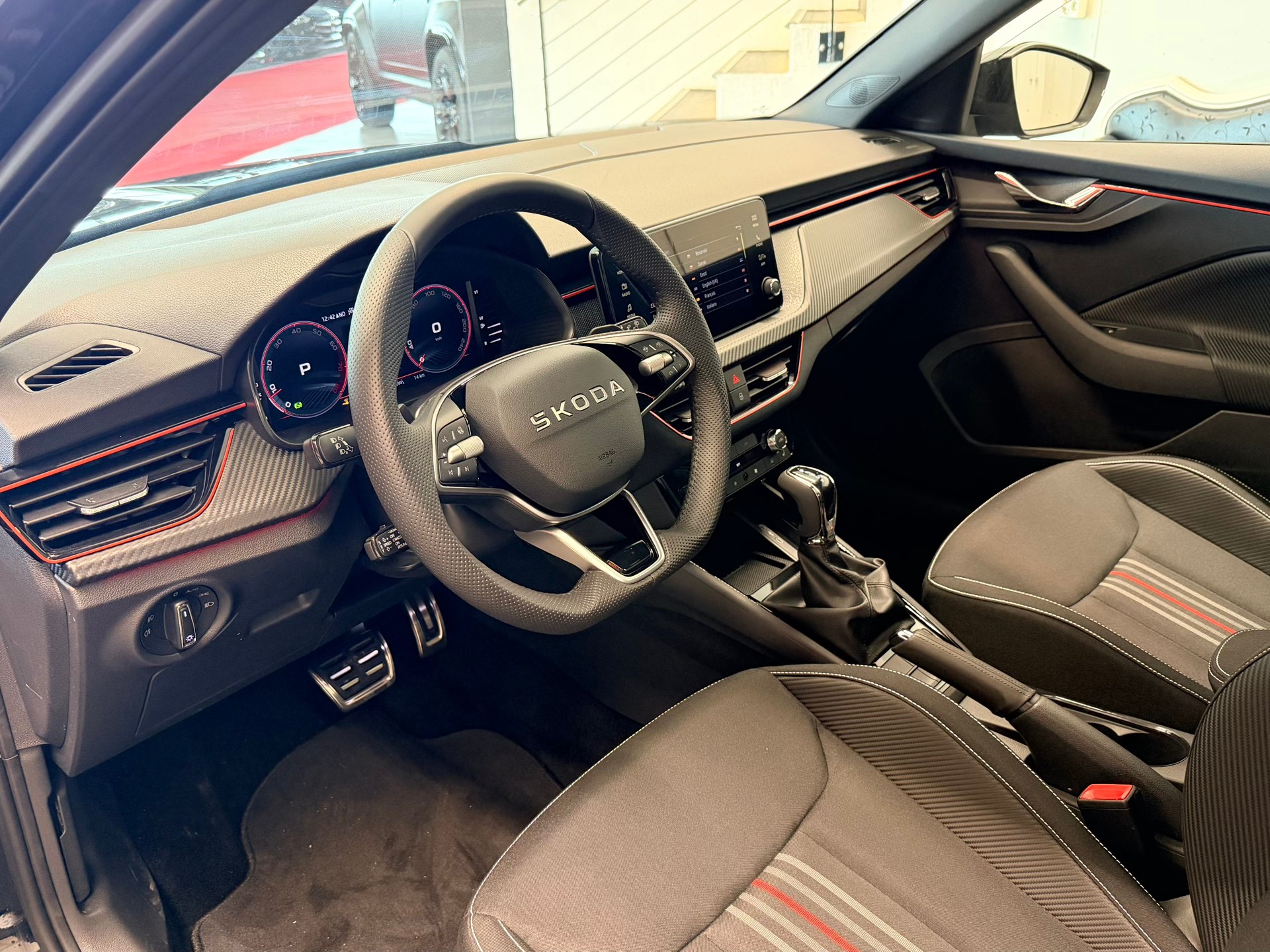 SKODA Kamiq 1.5 TSI Monte Carlo DSG-image-10
