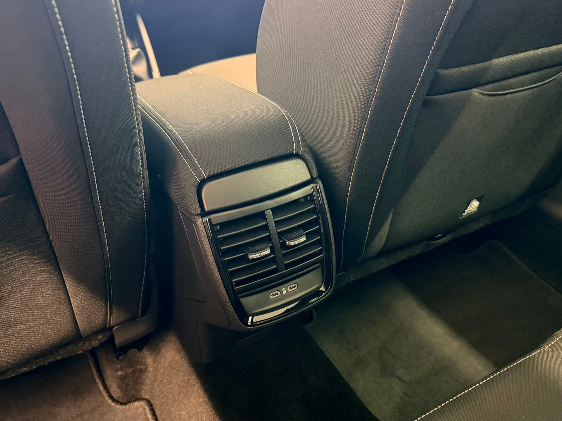 SKODA Kamiq 1.5 TSI Monte Carlo DSG-image-17