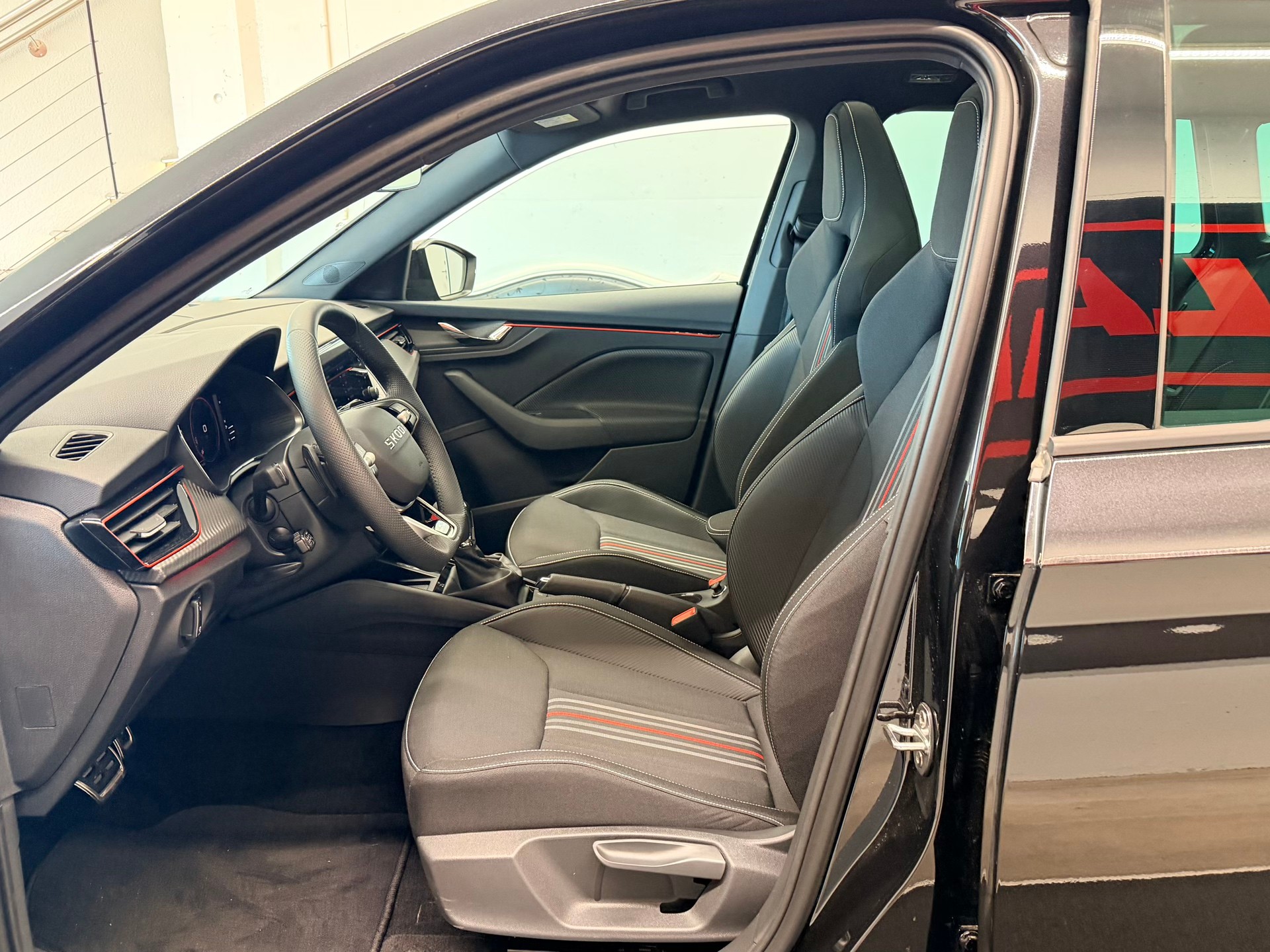 SKODA Kamiq 1.5 TSI Monte Carlo DSG-image-13