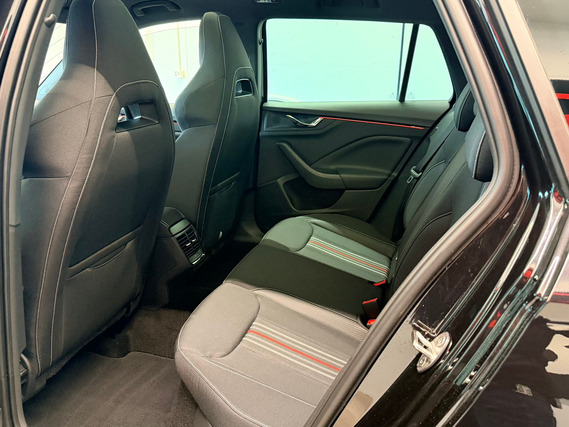 SKODA Kamiq 1.5 TSI Monte Carlo DSG-image-15