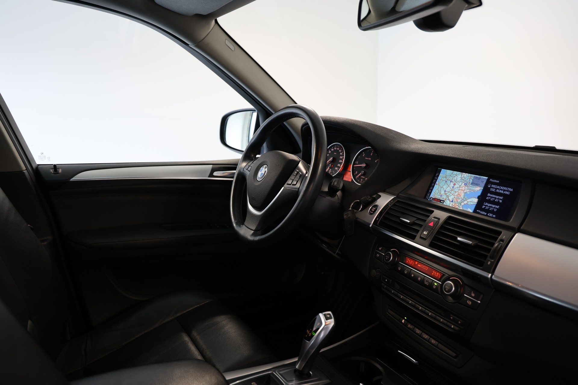 BMW X5 xDrive 30d Steptronic-image-12