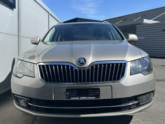 SKODA Superb 2.0TDi Elegance4x4-image-1