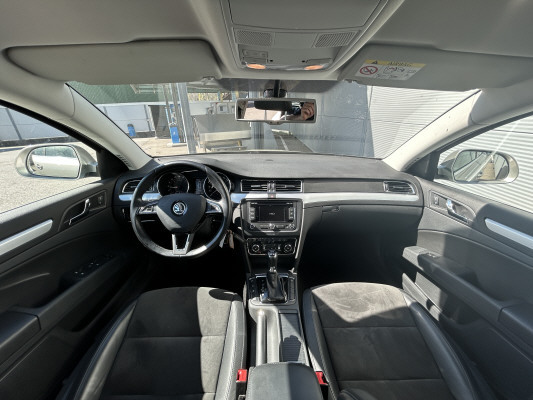 SKODA Superb 2.0TDi Elegance4x4-image-5