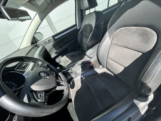 SKODA Superb 2.0TDi Elegance4x4-image-6
