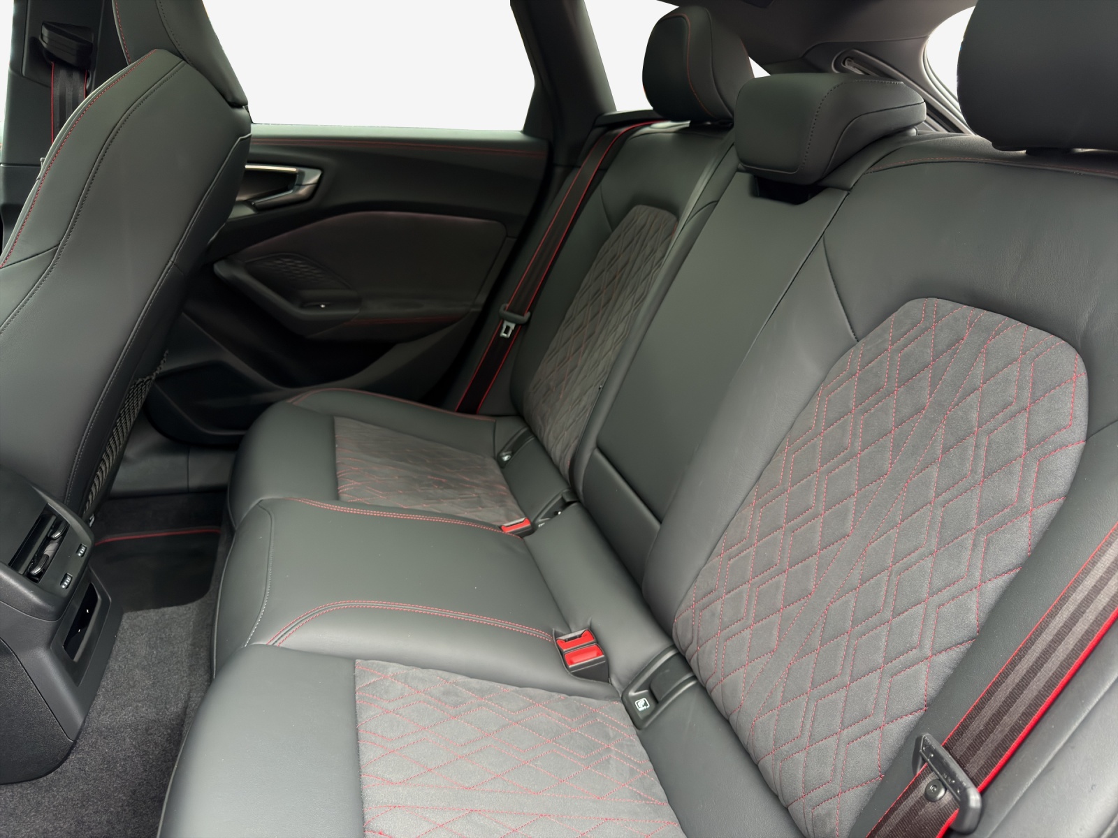 AUDI S5 Avant TFSI quattro S tronic-image-11