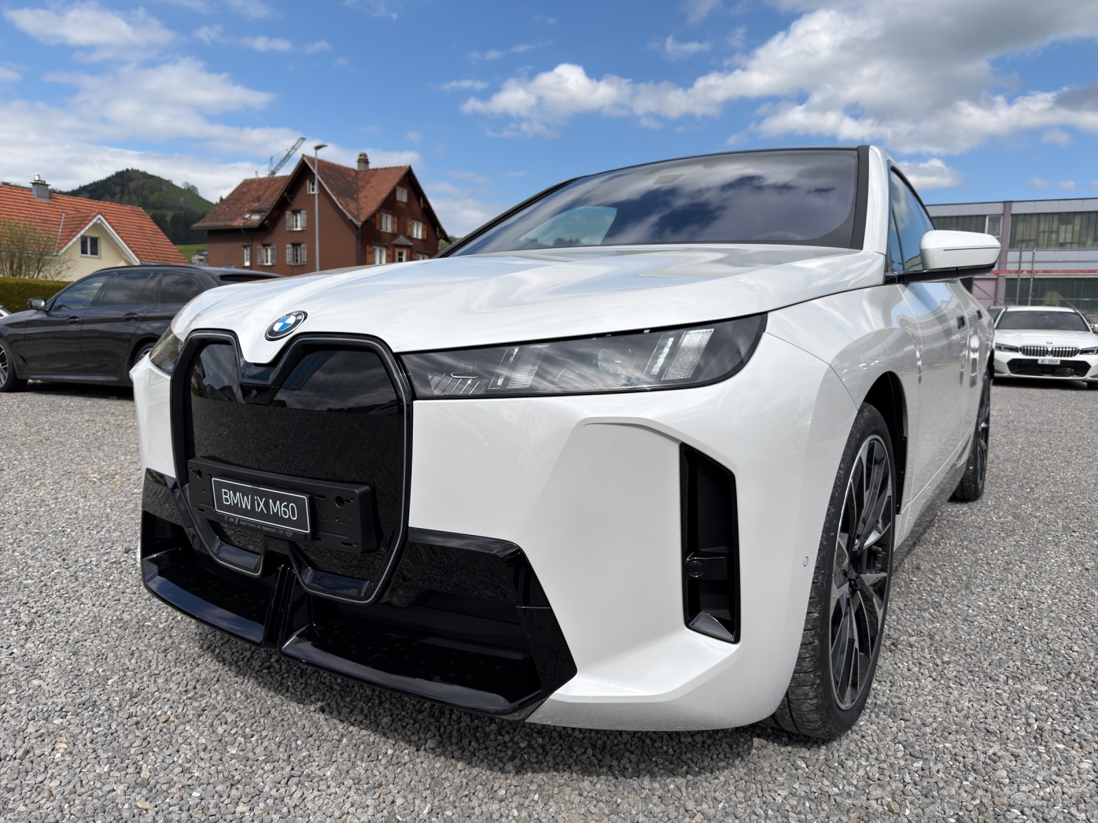 BMW iX xDrive60 M Sport Pro-image-24