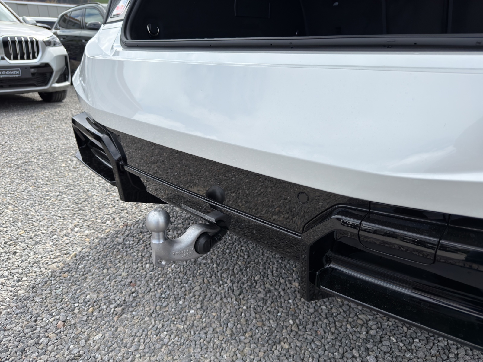 BMW iX xDrive60 M Sport Pro-image-23
