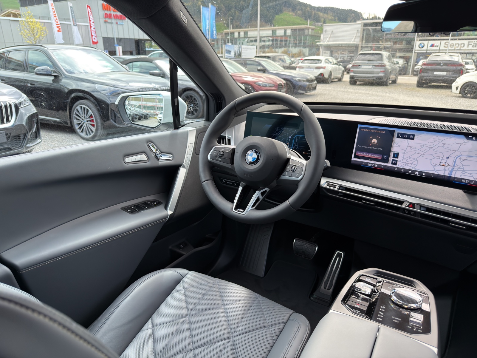 BMW iX xDrive60 M Sport Pro-image-15