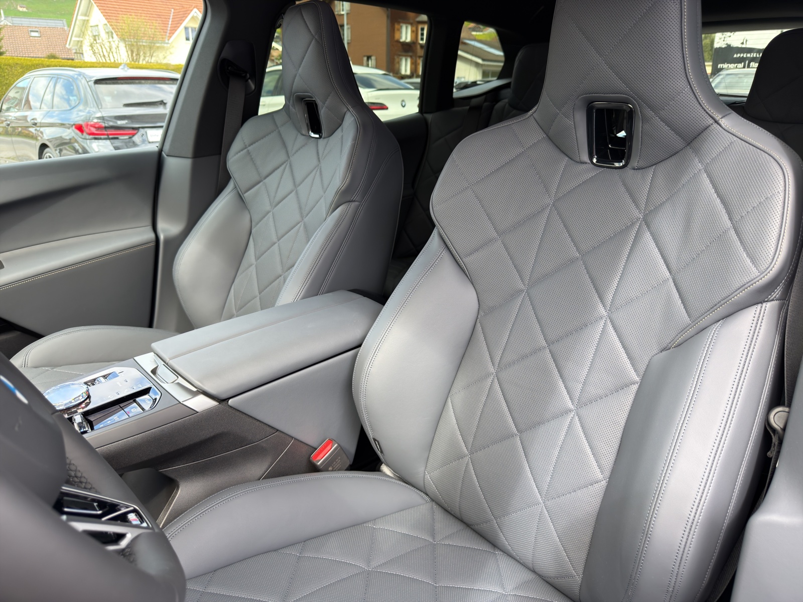 BMW iX xDrive60 M Sport Pro-image-20