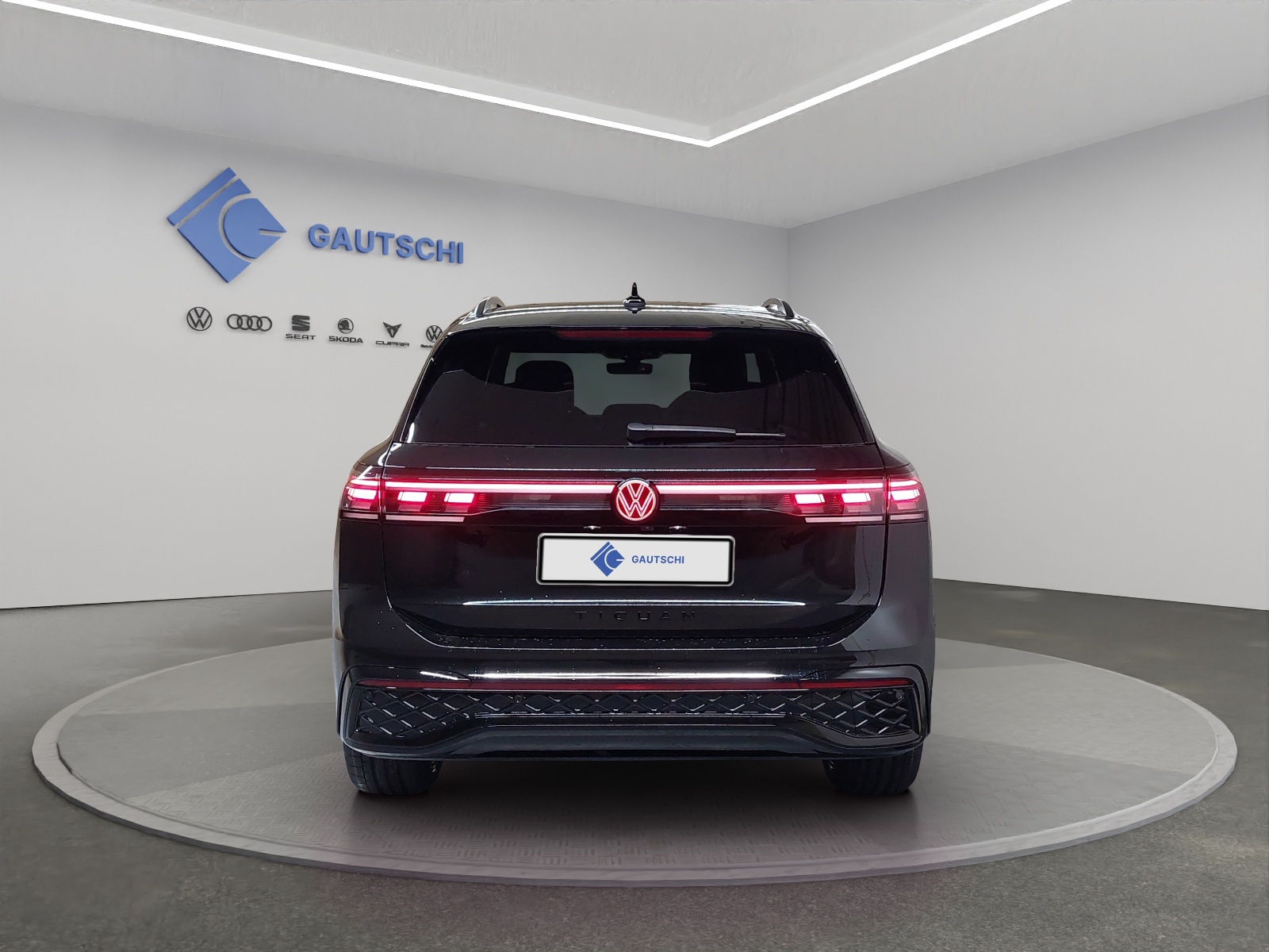 VW Tiguan 2.0 TSI DSG R-Line Plus 4Motion-image-3