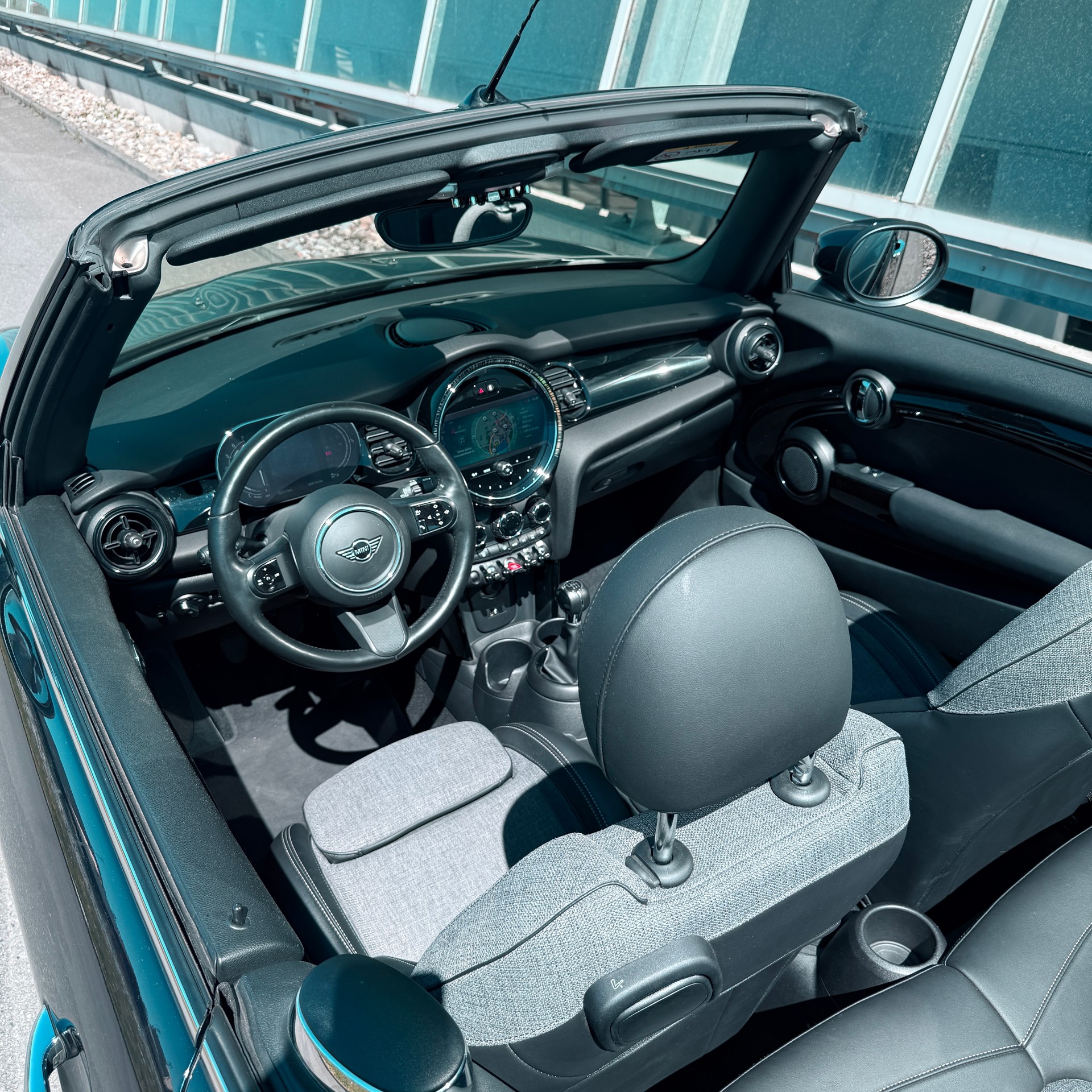 MINI One Cabriolet-image-9
