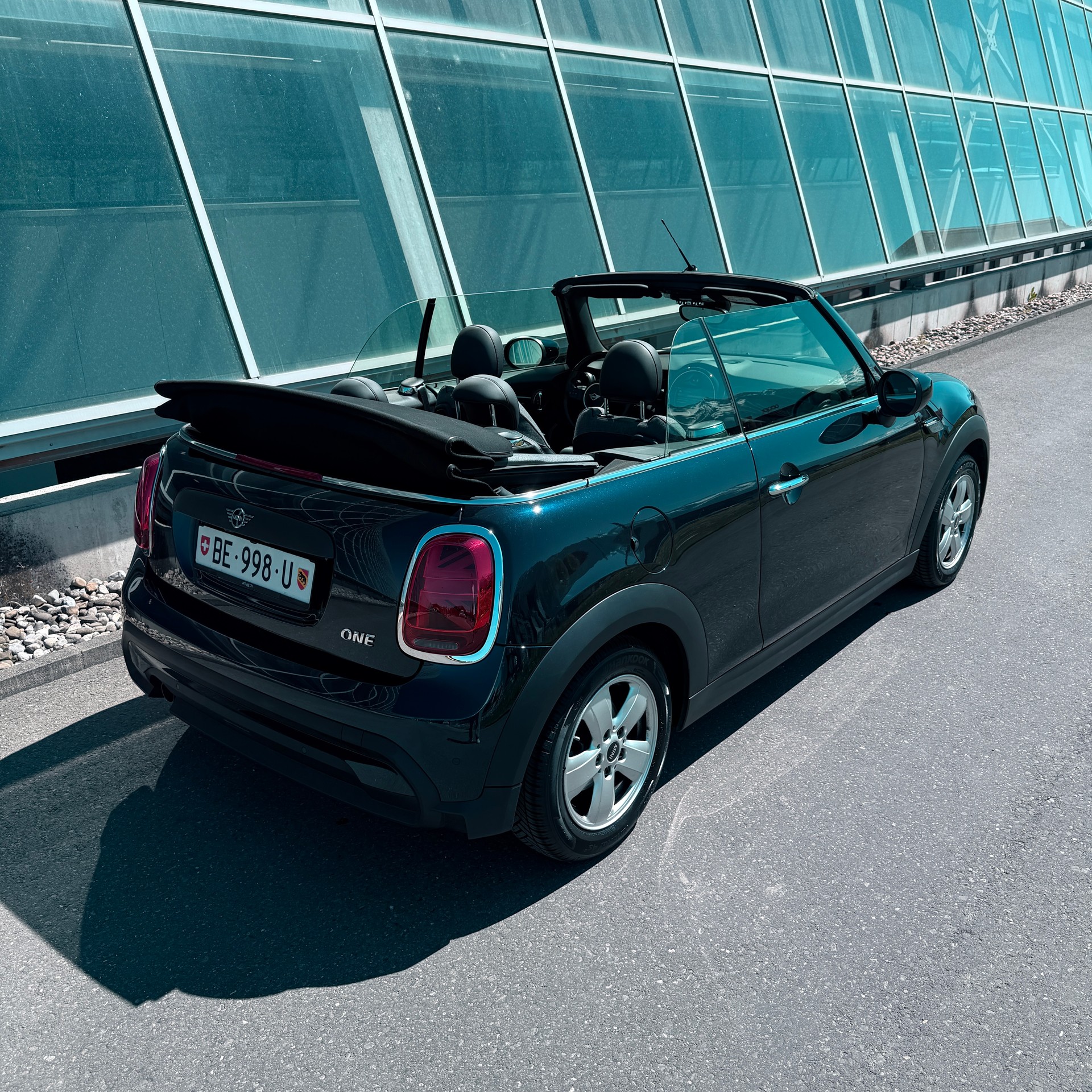 MINI One Cabriolet-image-8