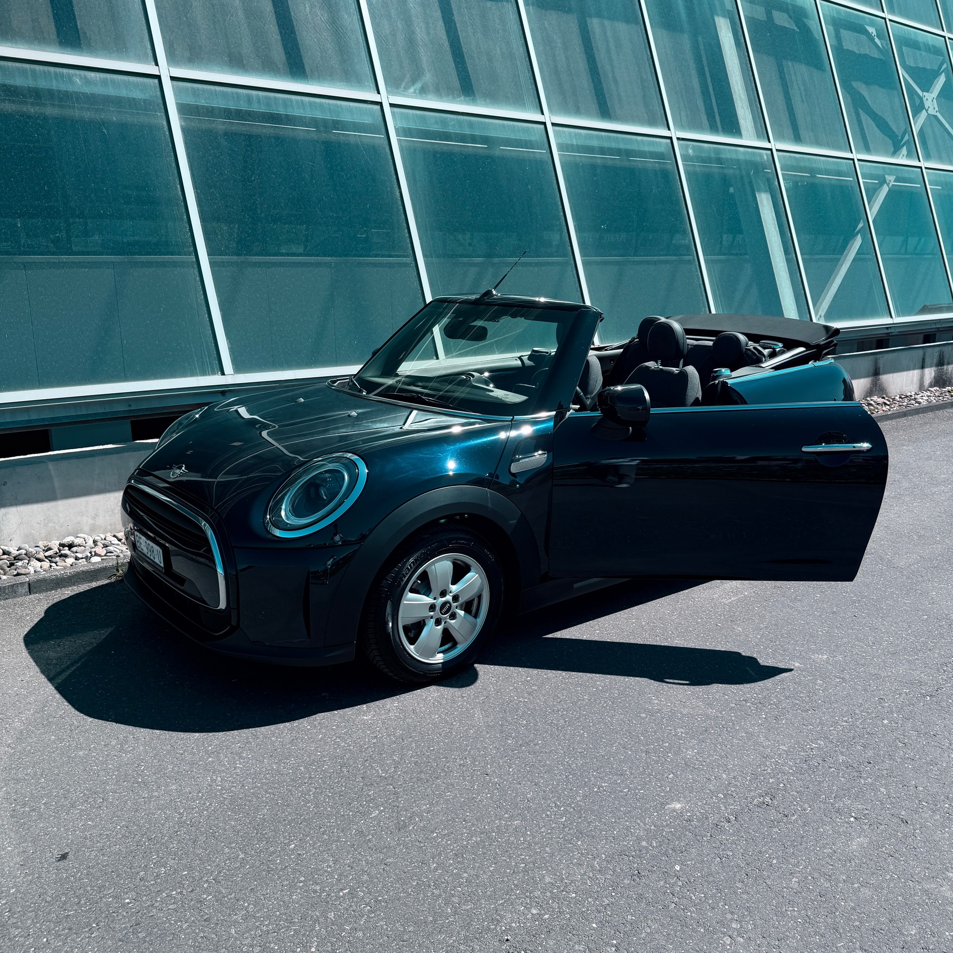 MINI One Cabriolet-image-3