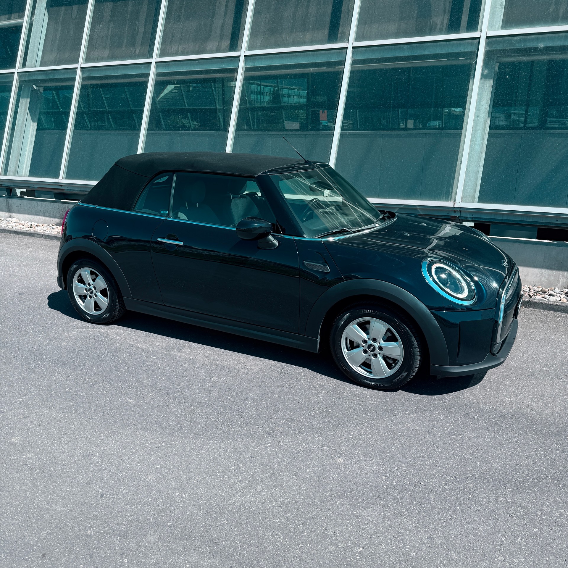 MINI One Cabriolet-image-15