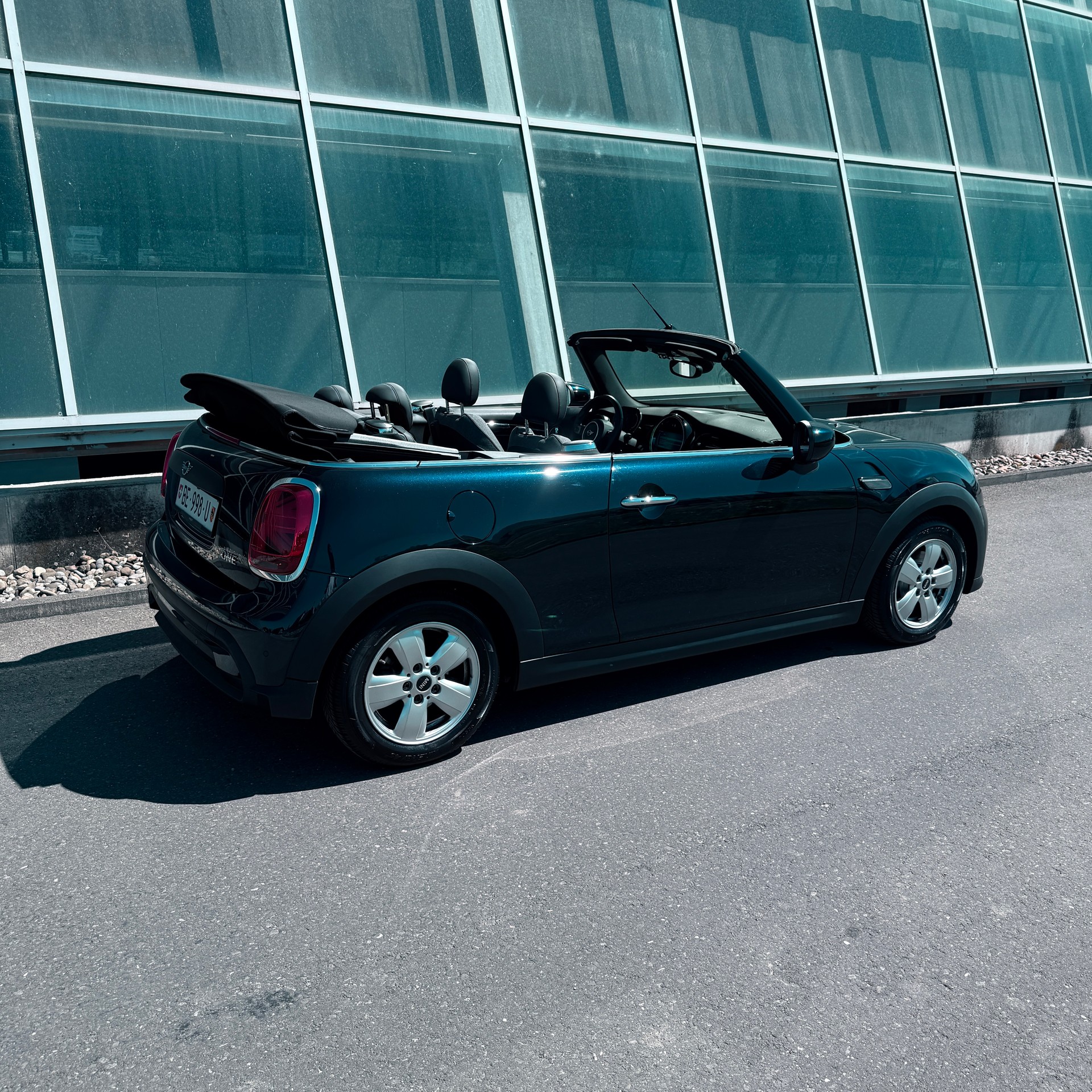 MINI One Cabriolet-image-4