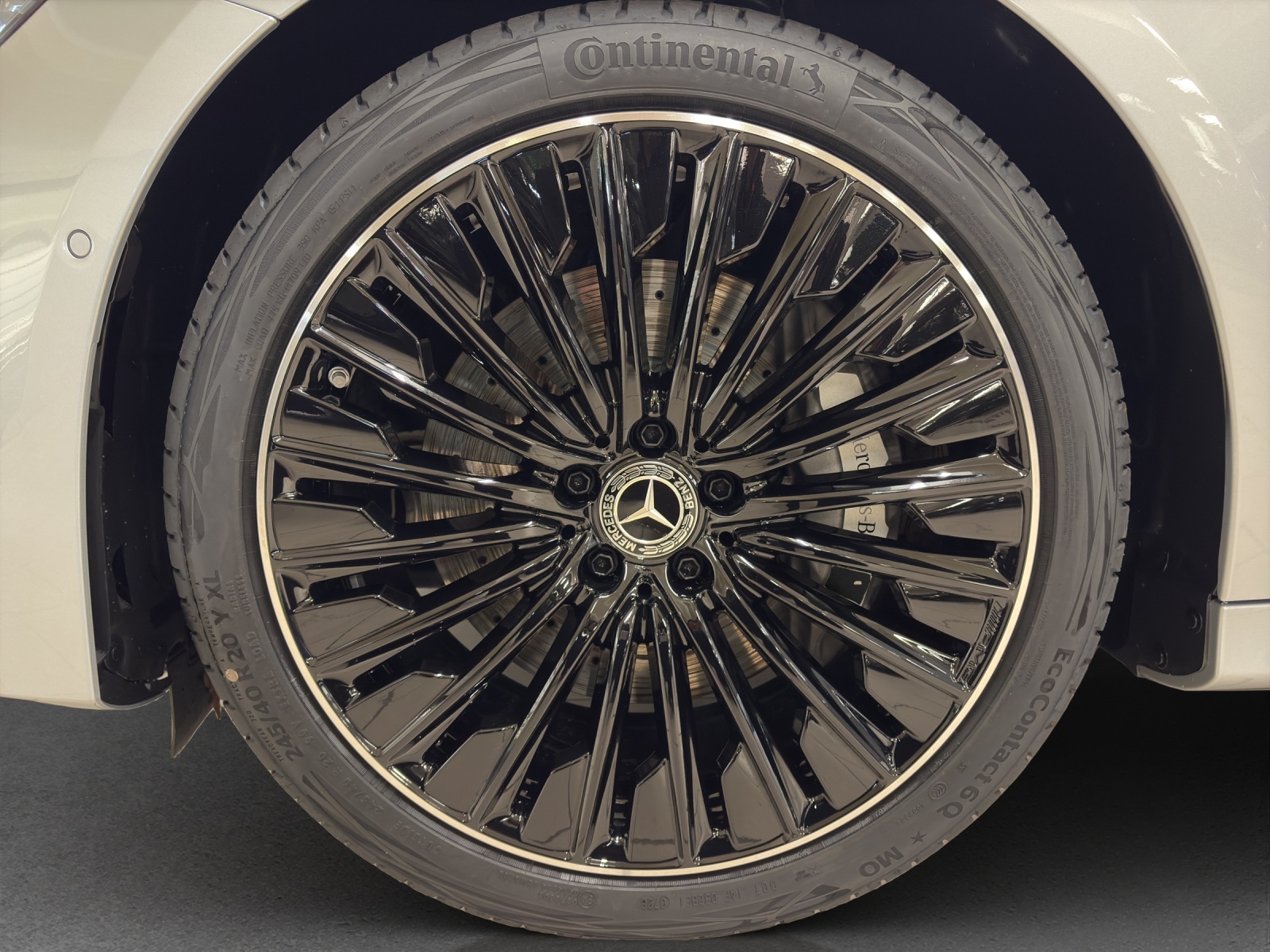 MERCEDES-BENZ E 200 4M Break-image-15