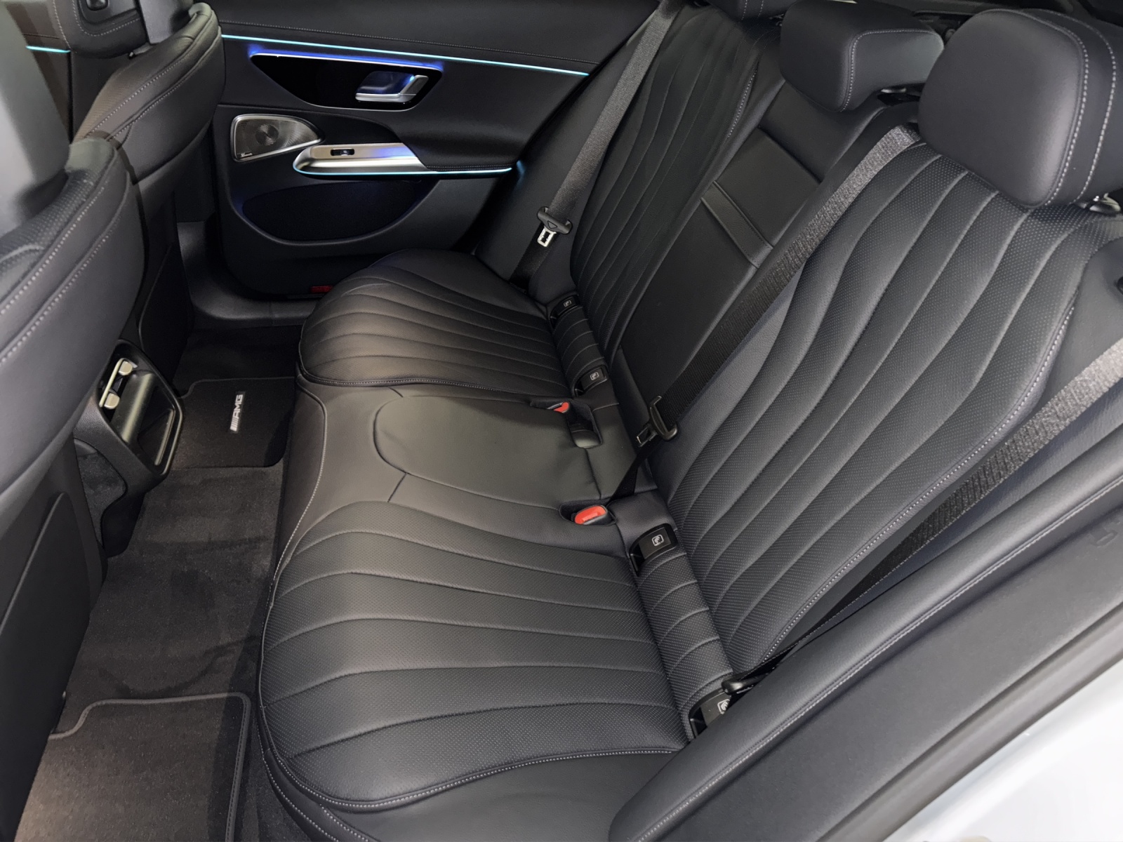 MERCEDES-BENZ E 200 4M Break-image-10