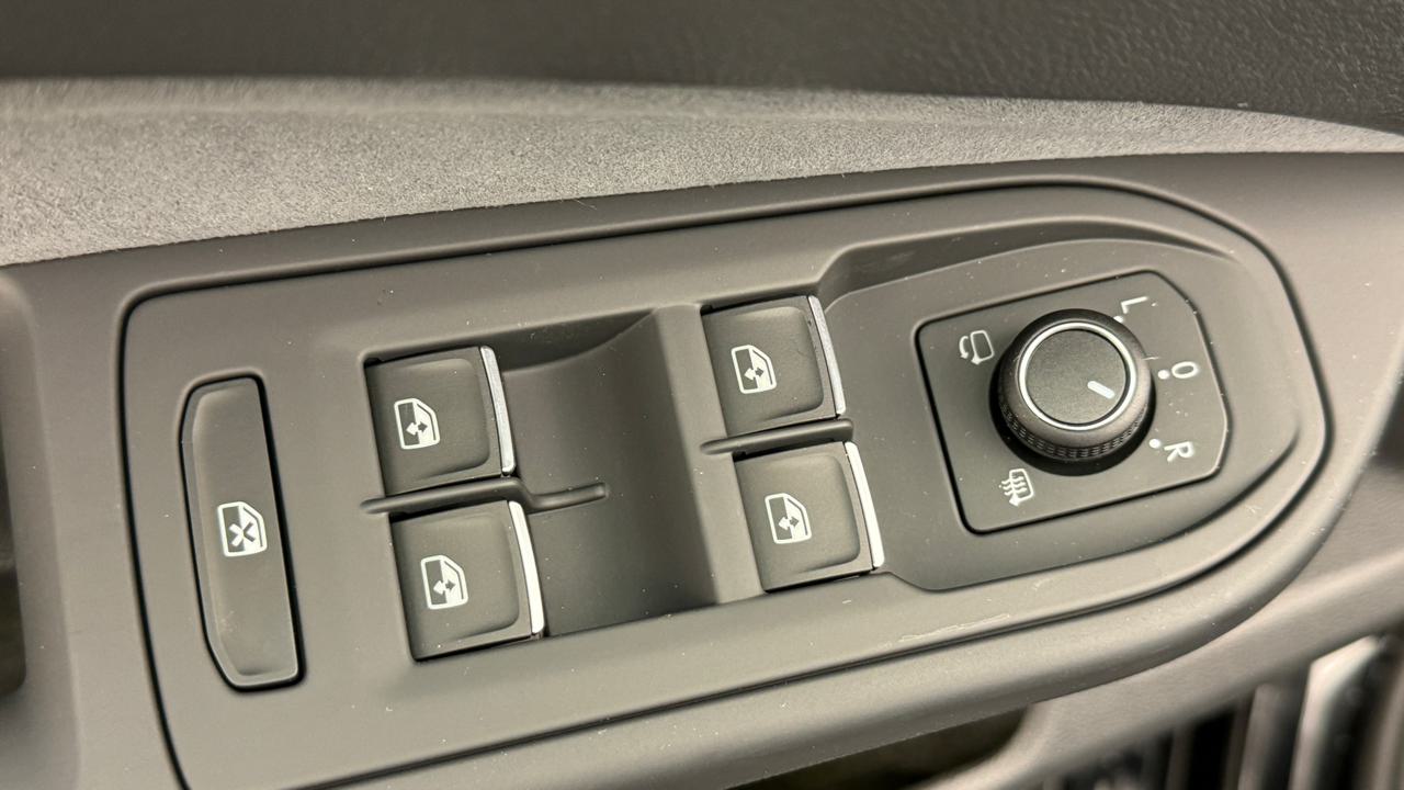 VW Golf 2.0 TSI R DSG 4 Motion-image-8