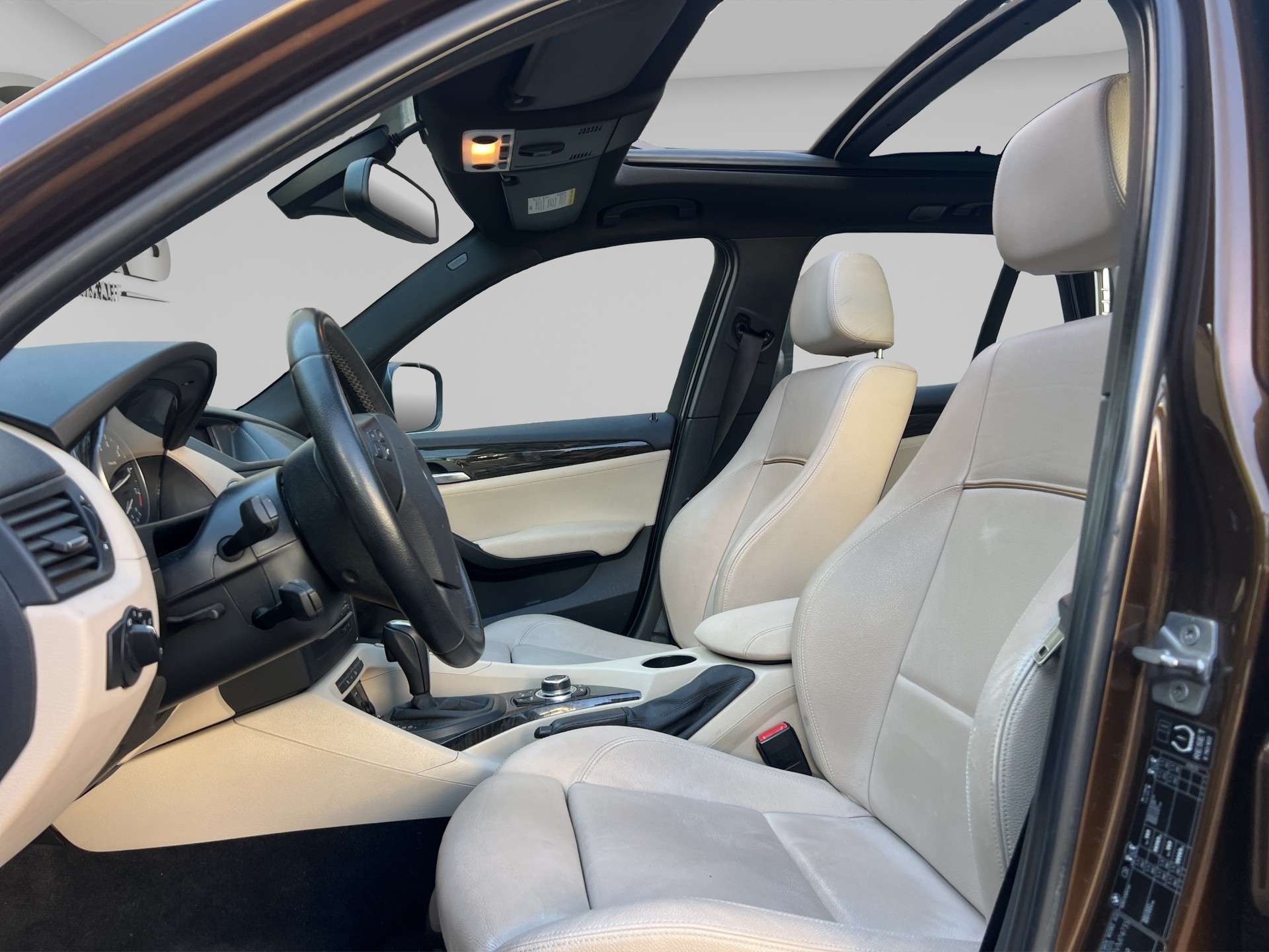 BMW X1 xDrive 28i Steptronic-image-8